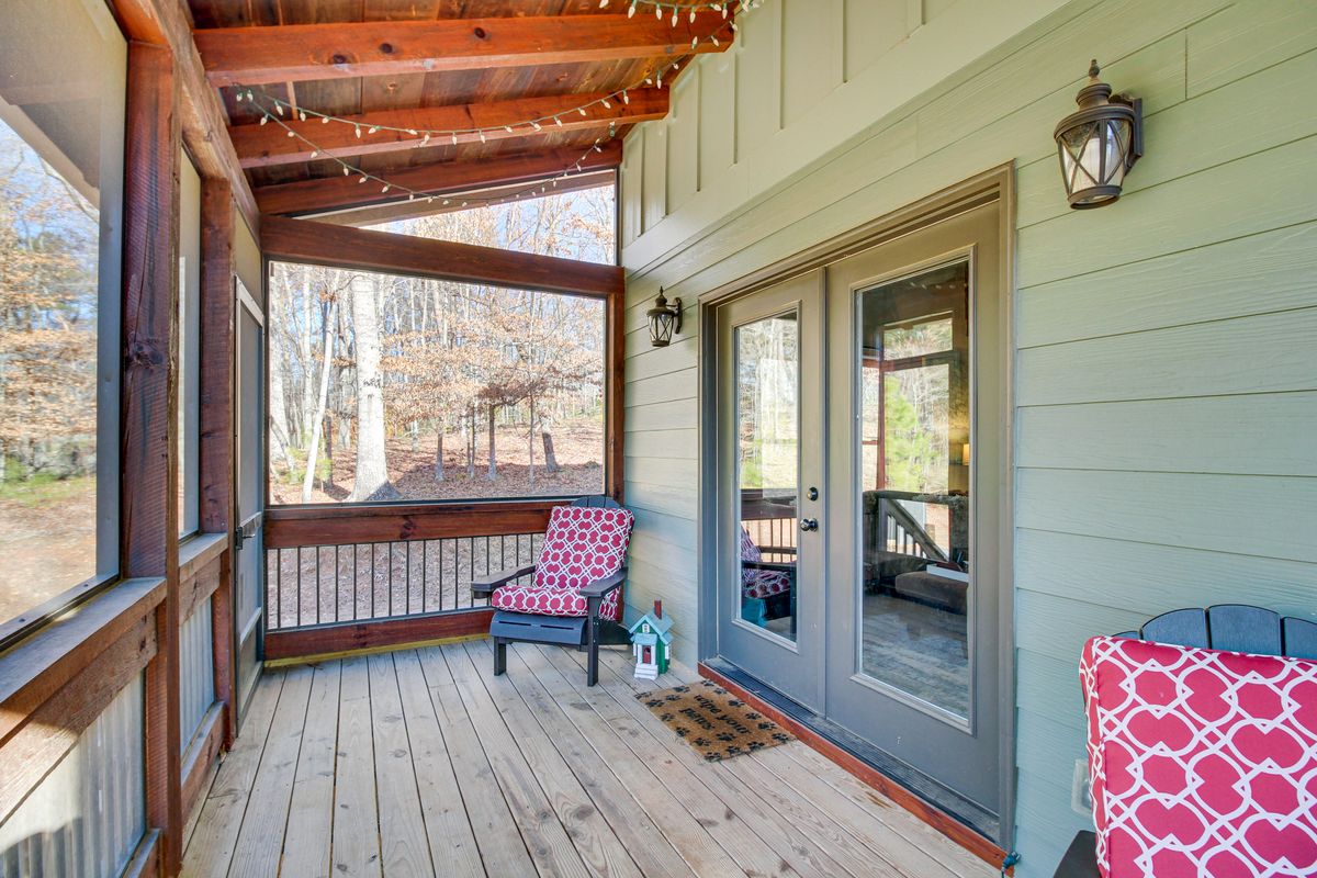 Screened deck