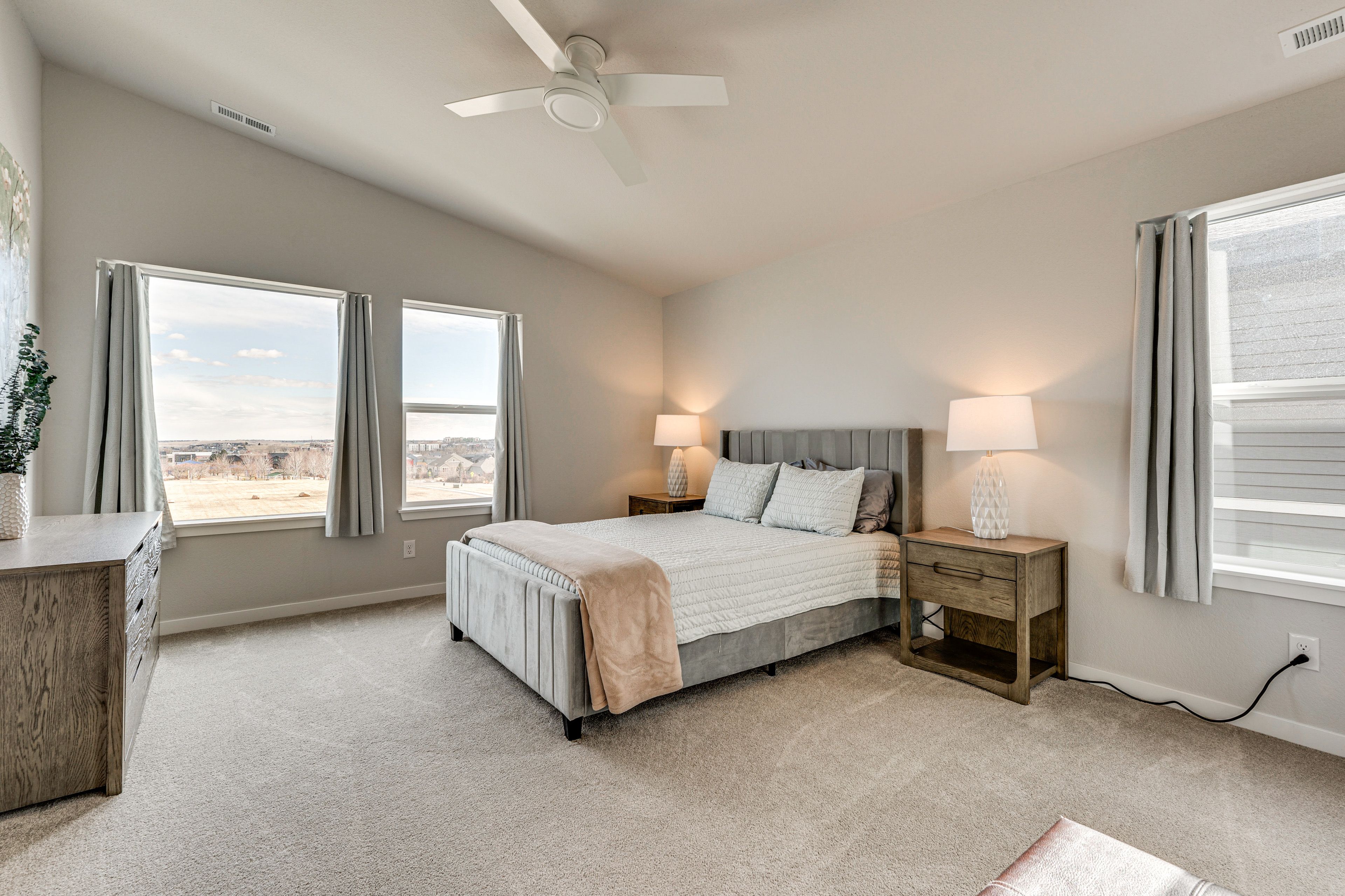 Bedroom 1 | Queen Bed | Walk-In Closet | 2nd Floor