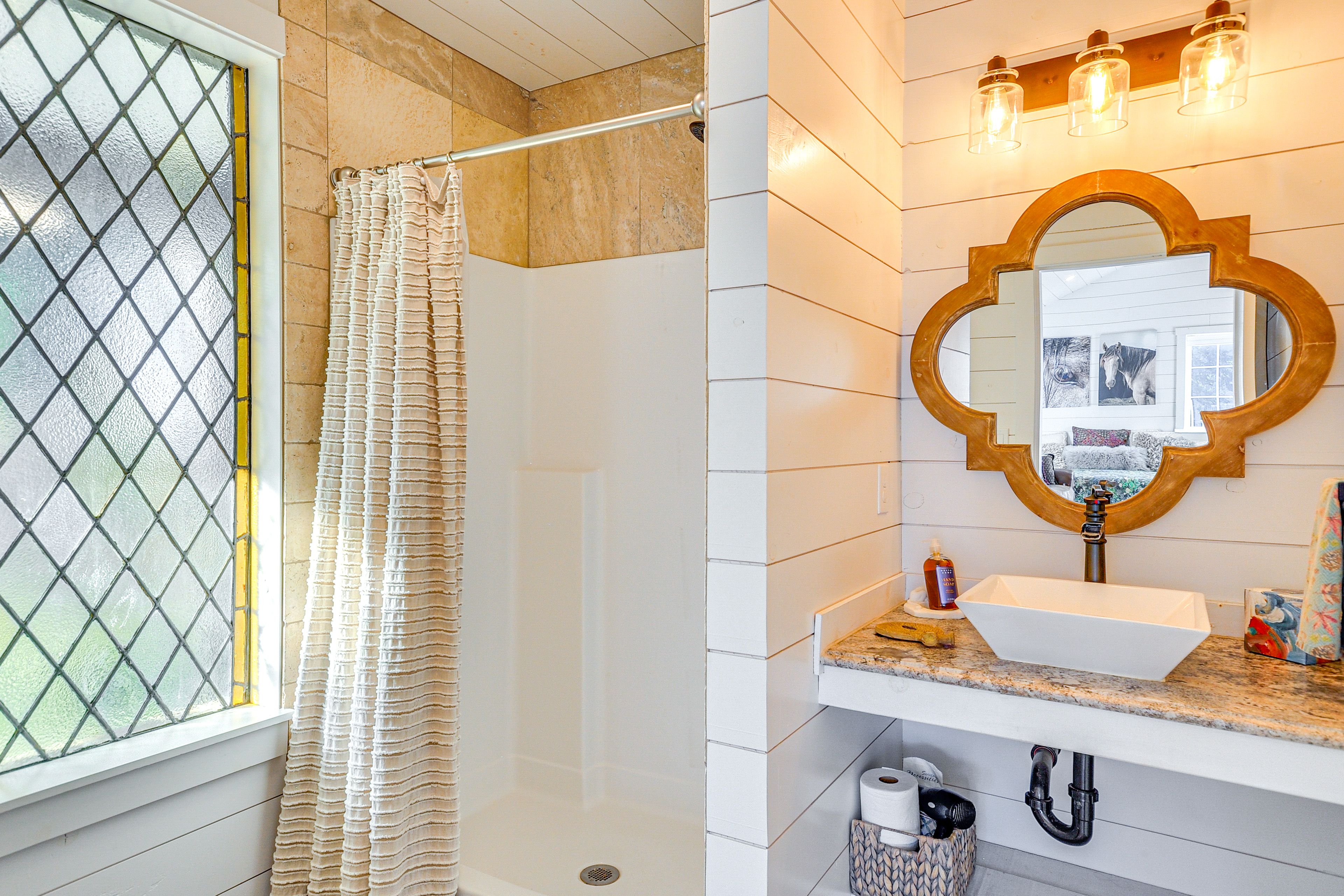 Full Bathroom | Main Floor