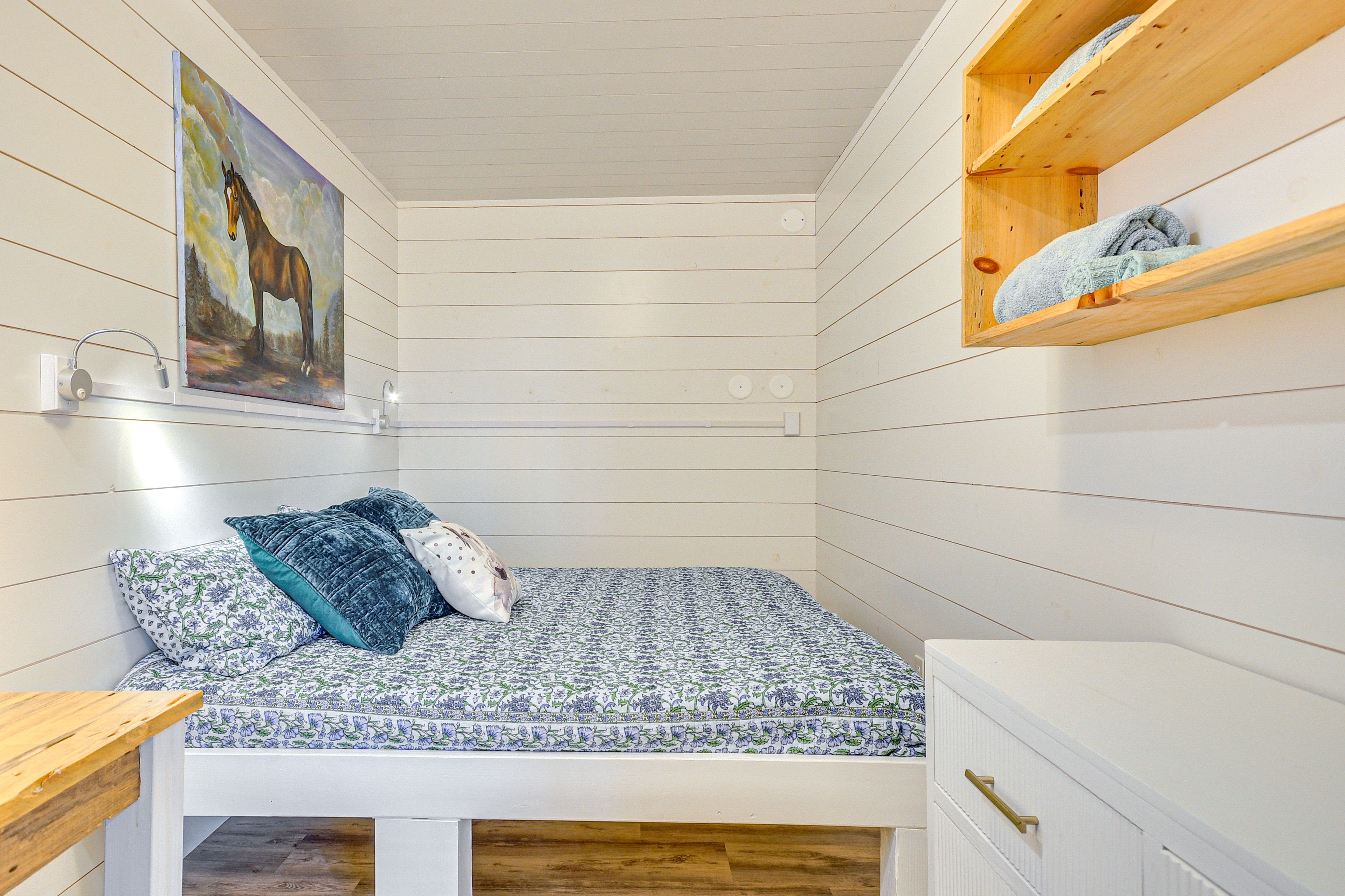 Bedroom 1 | King Bed | Main Floor