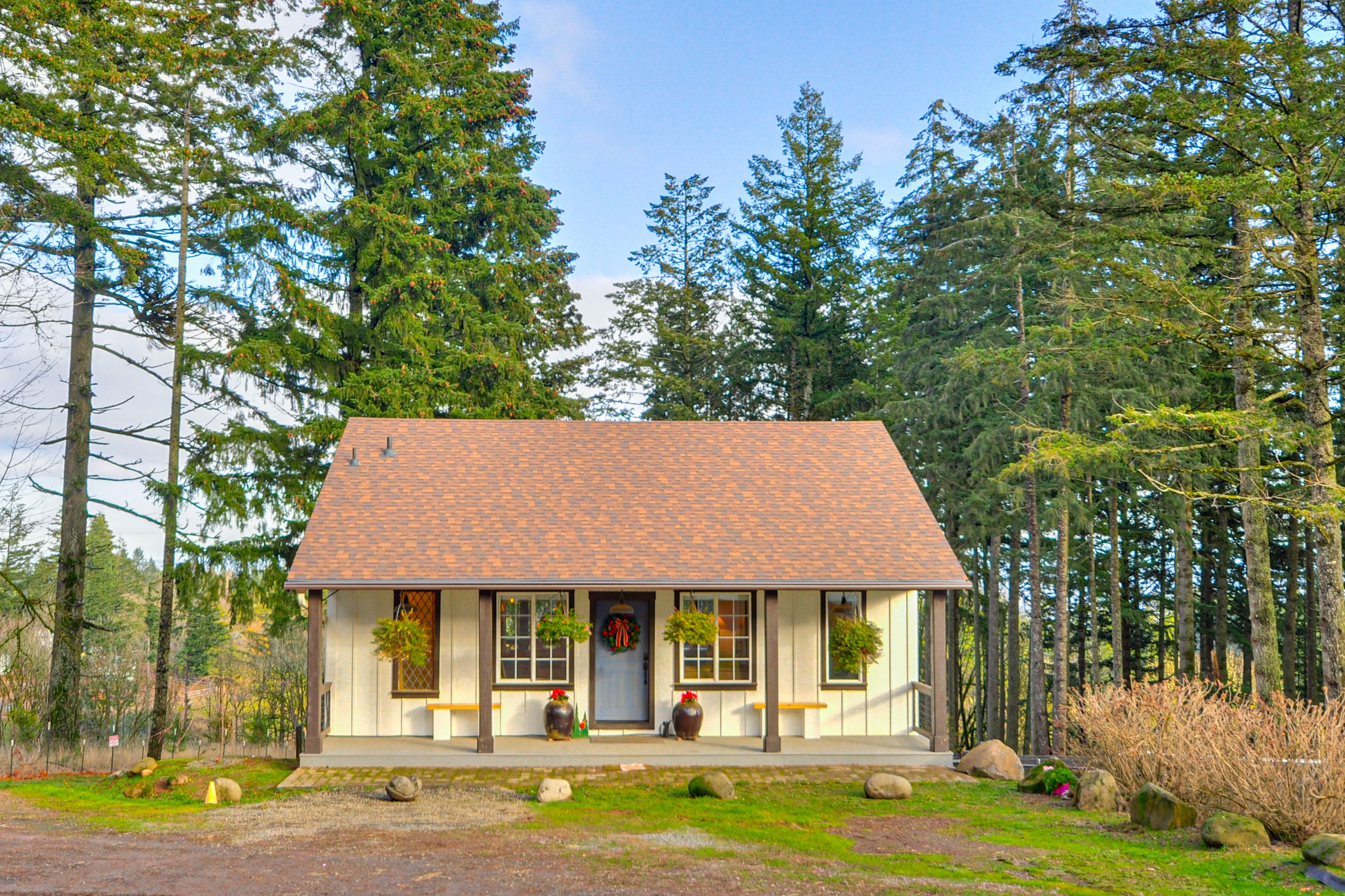Sherwood Vacation Rental | 4BR | 2BA | 1,200 Sq Ft | Steps Required