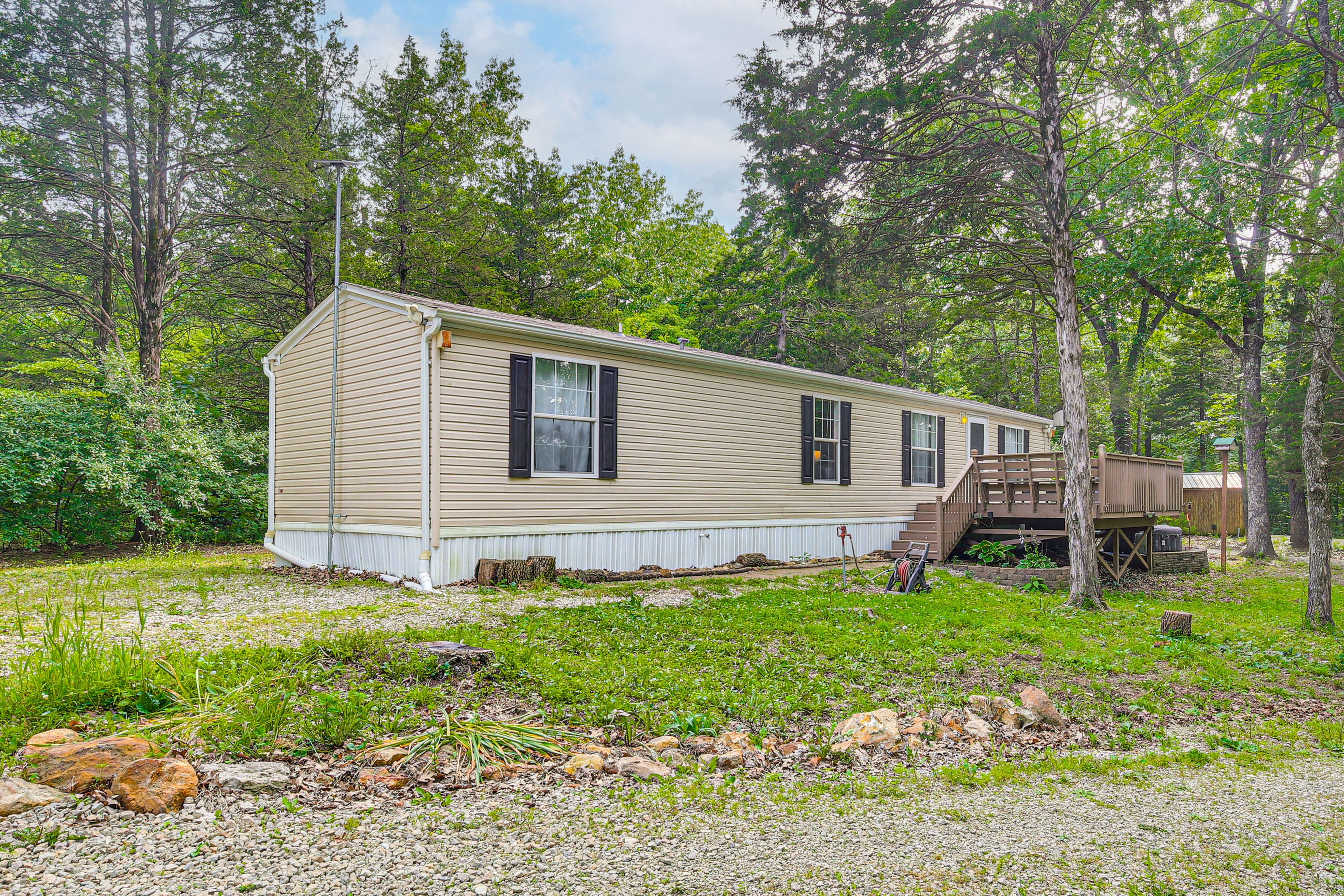 Parking | Garage (1 Vehicle) | Driveway (3 Vehicles) | RV/Trailers Allowed