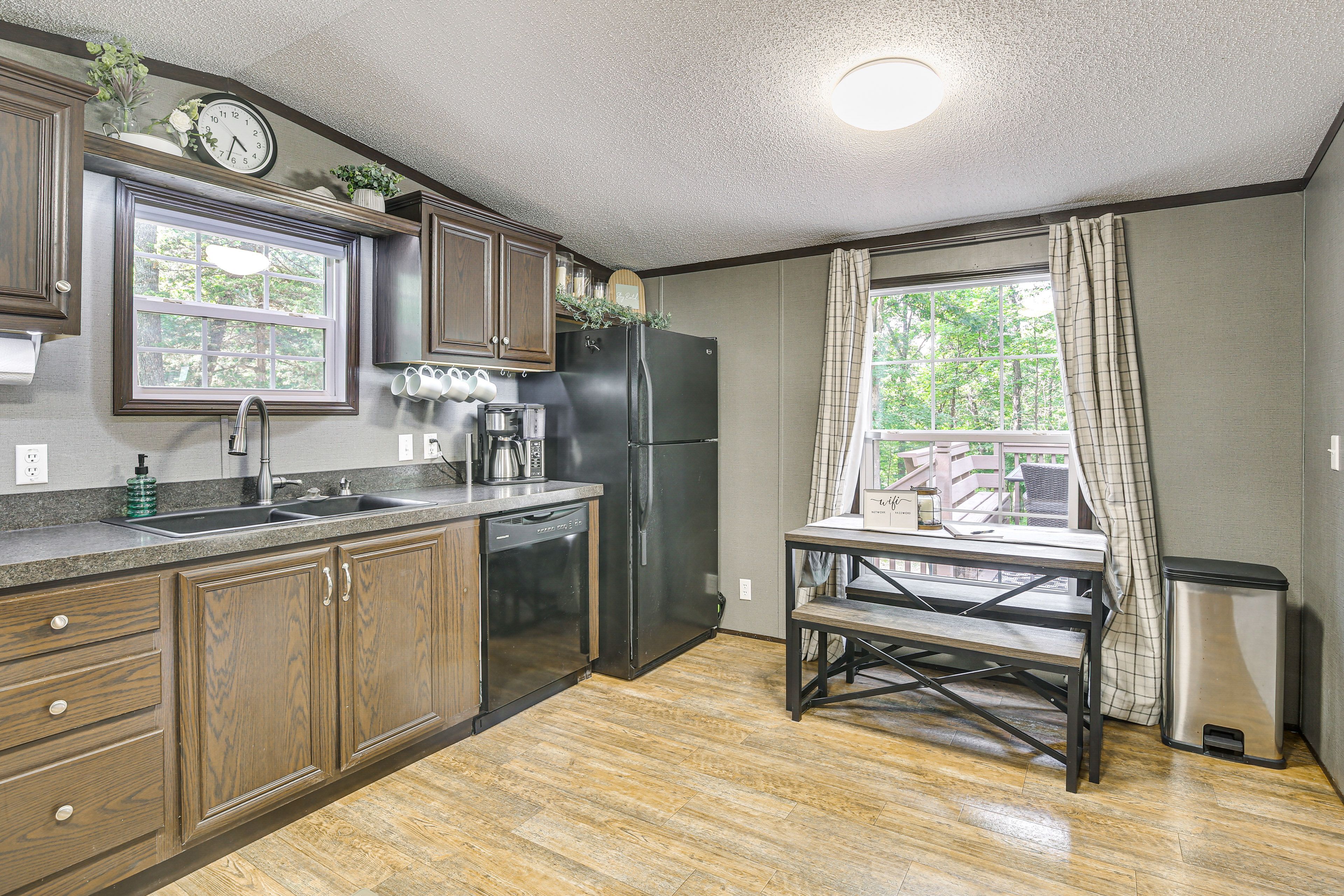 Kitchen | Dining Area