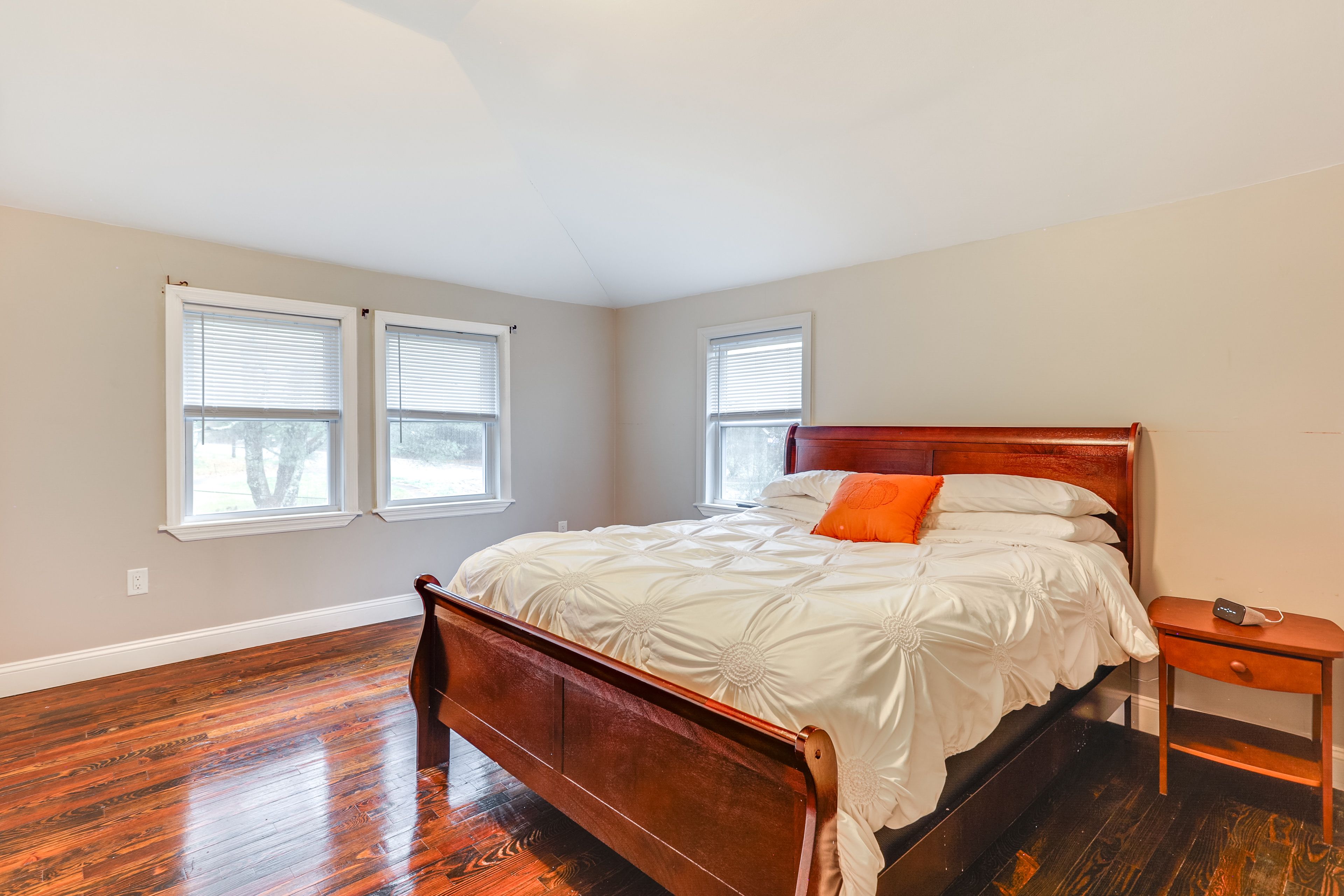 Bedroom 1 | Queen Bed | 2nd Floor | Stairs Required