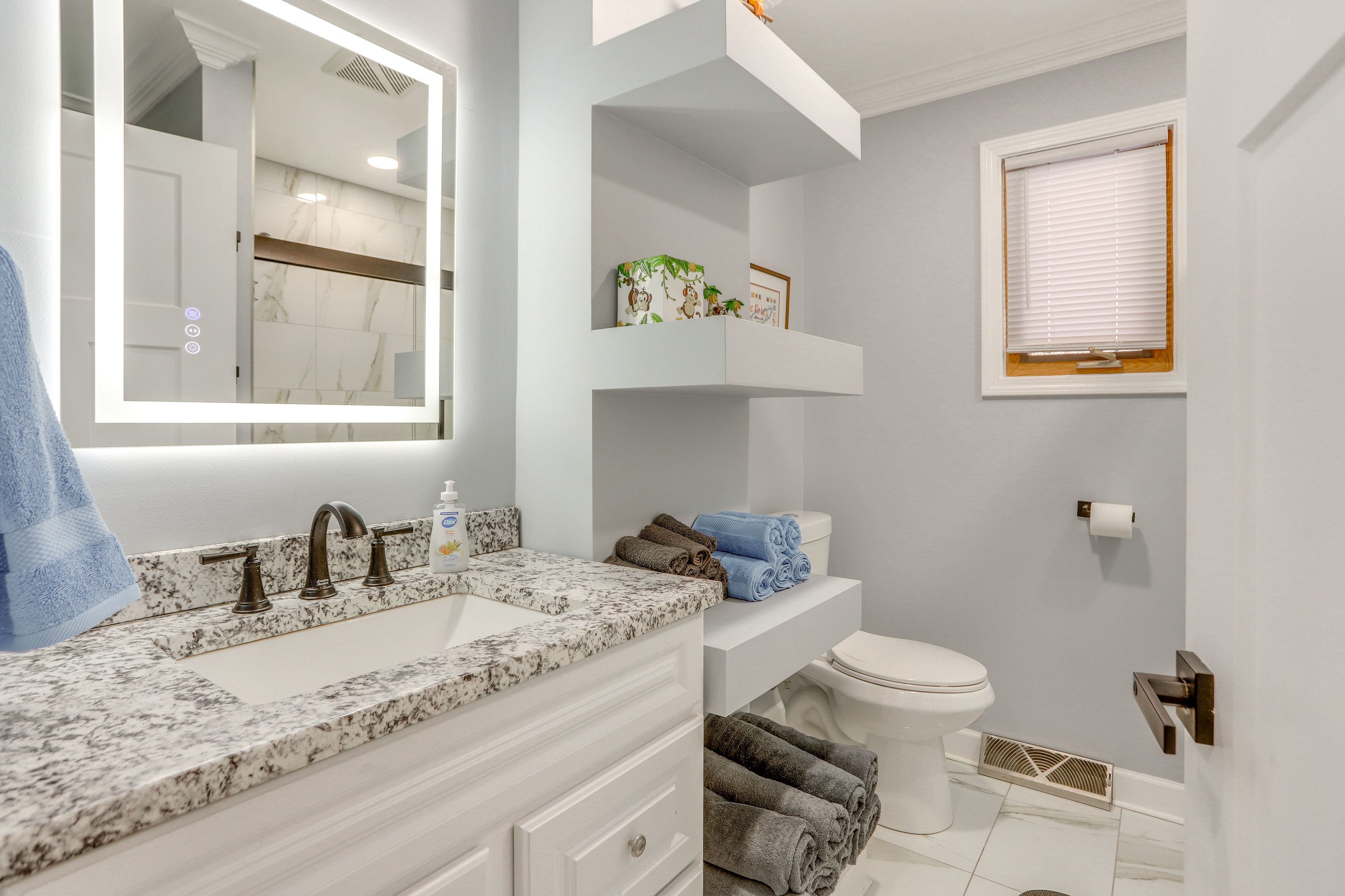 Full Bathroom | 1st Floor
