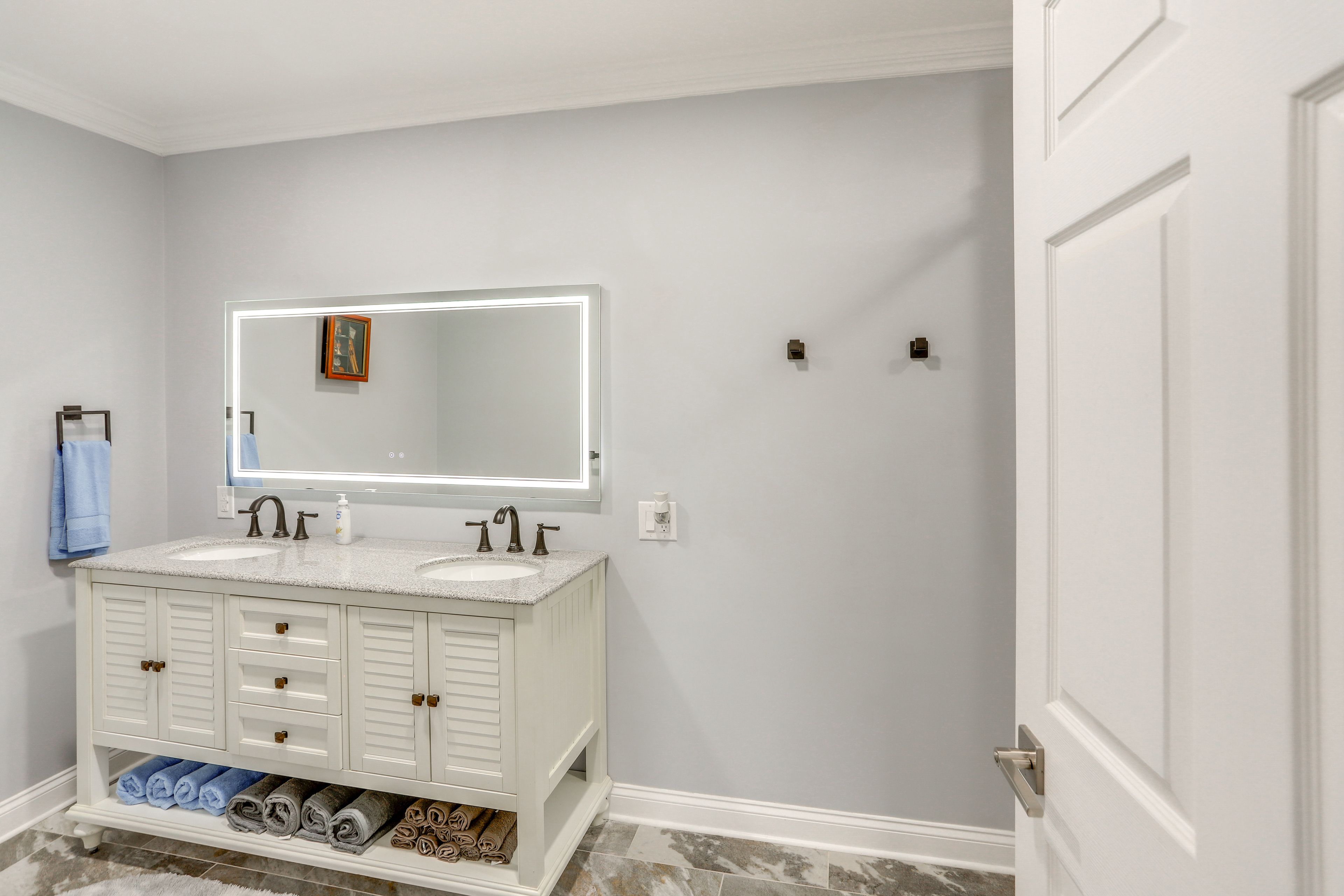 En-Suite Bathroom | 2nd Floor