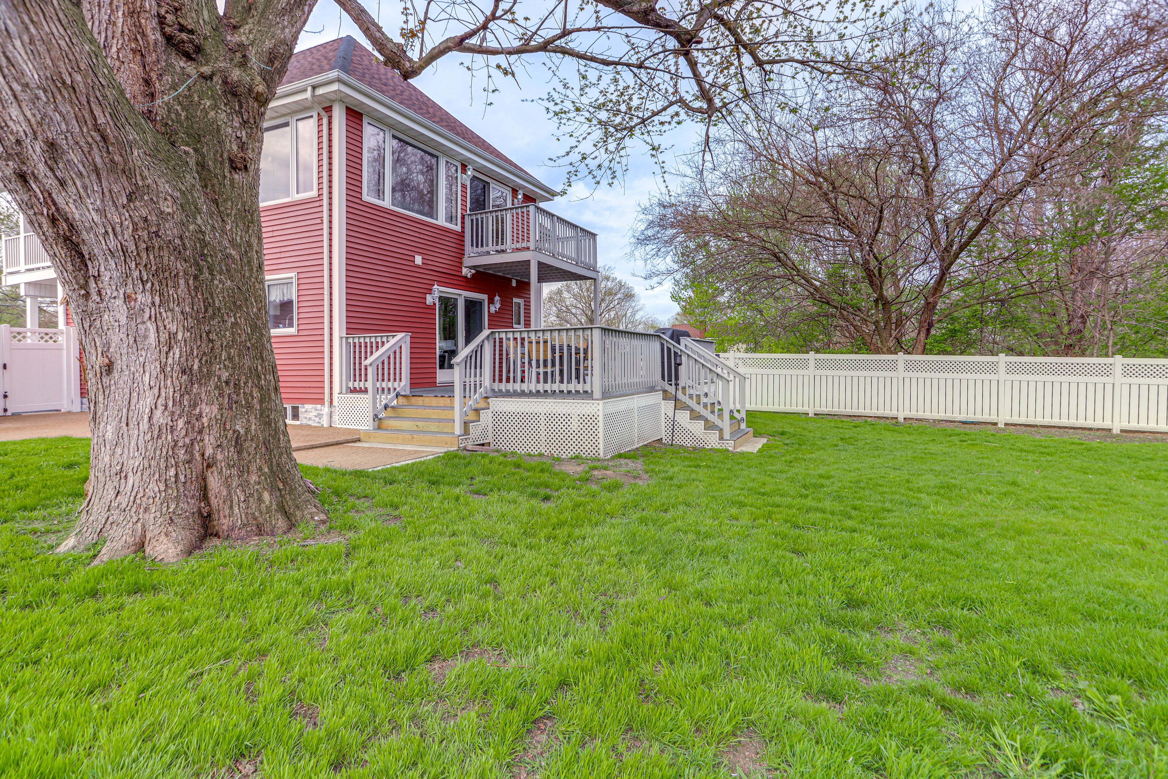 Fenced Yard | Fire Pit