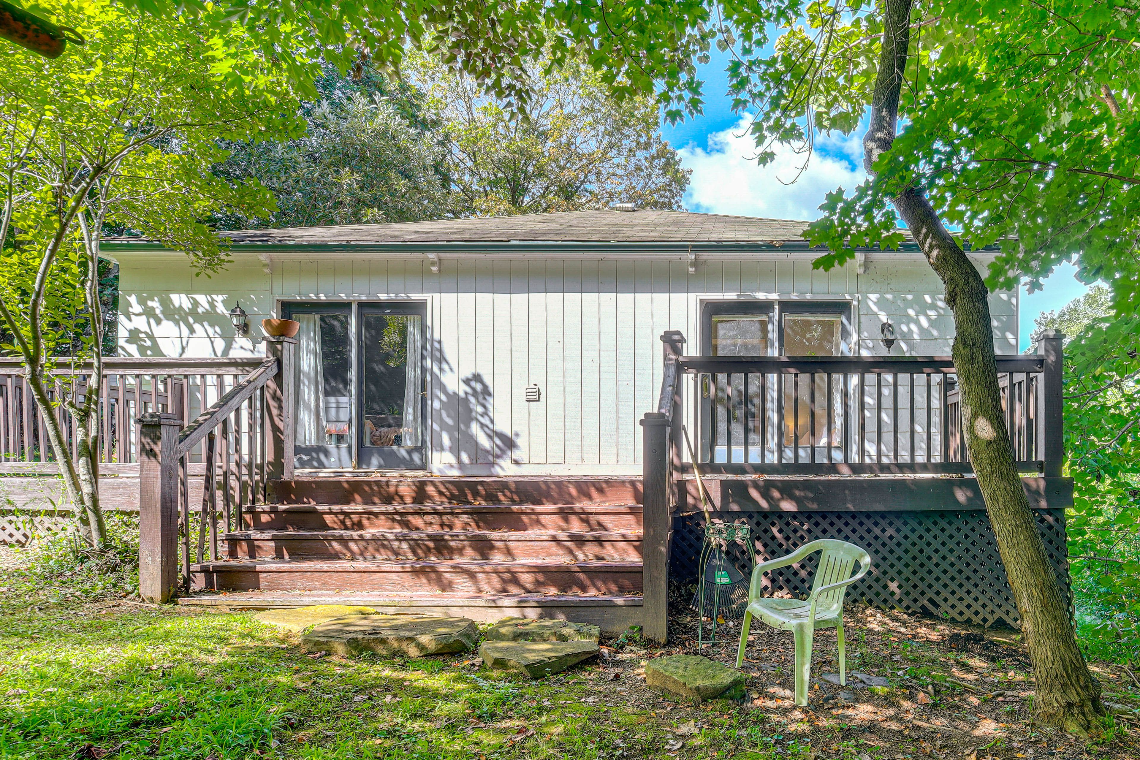 Semi-Private Back Deck | Duplex Unit
