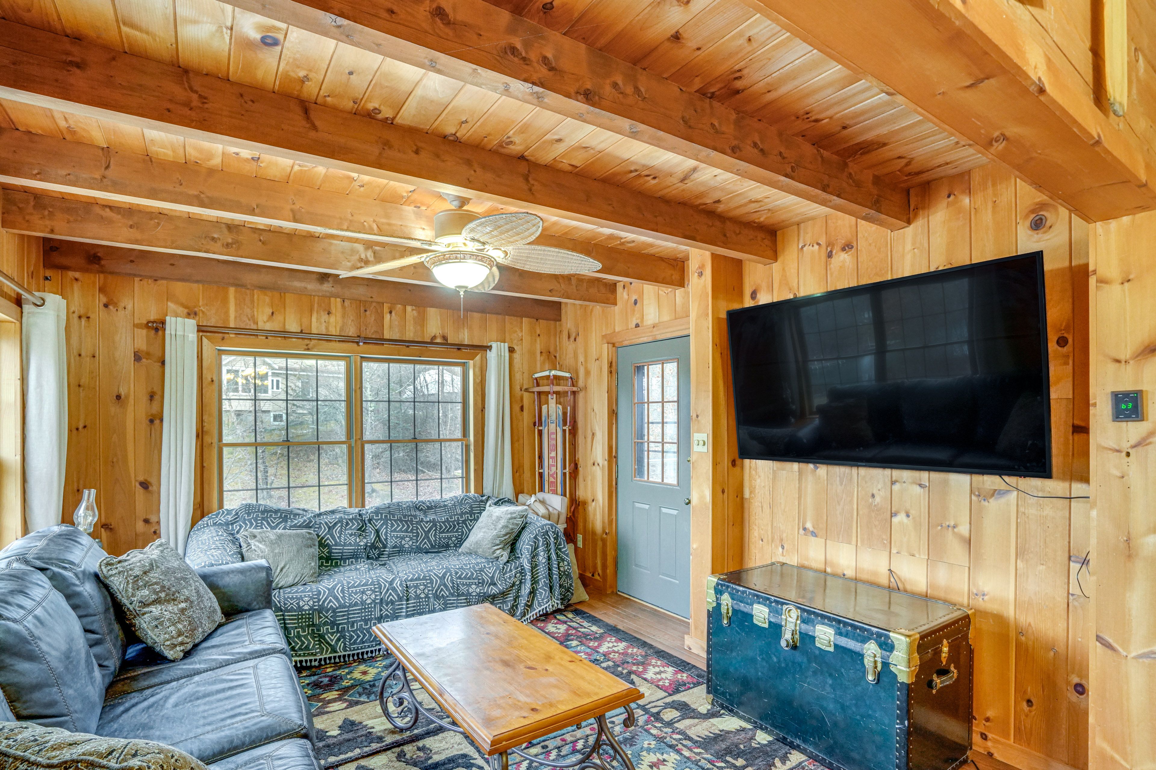 Front Living Area | Smart TV w/ Cable | 1st Floor