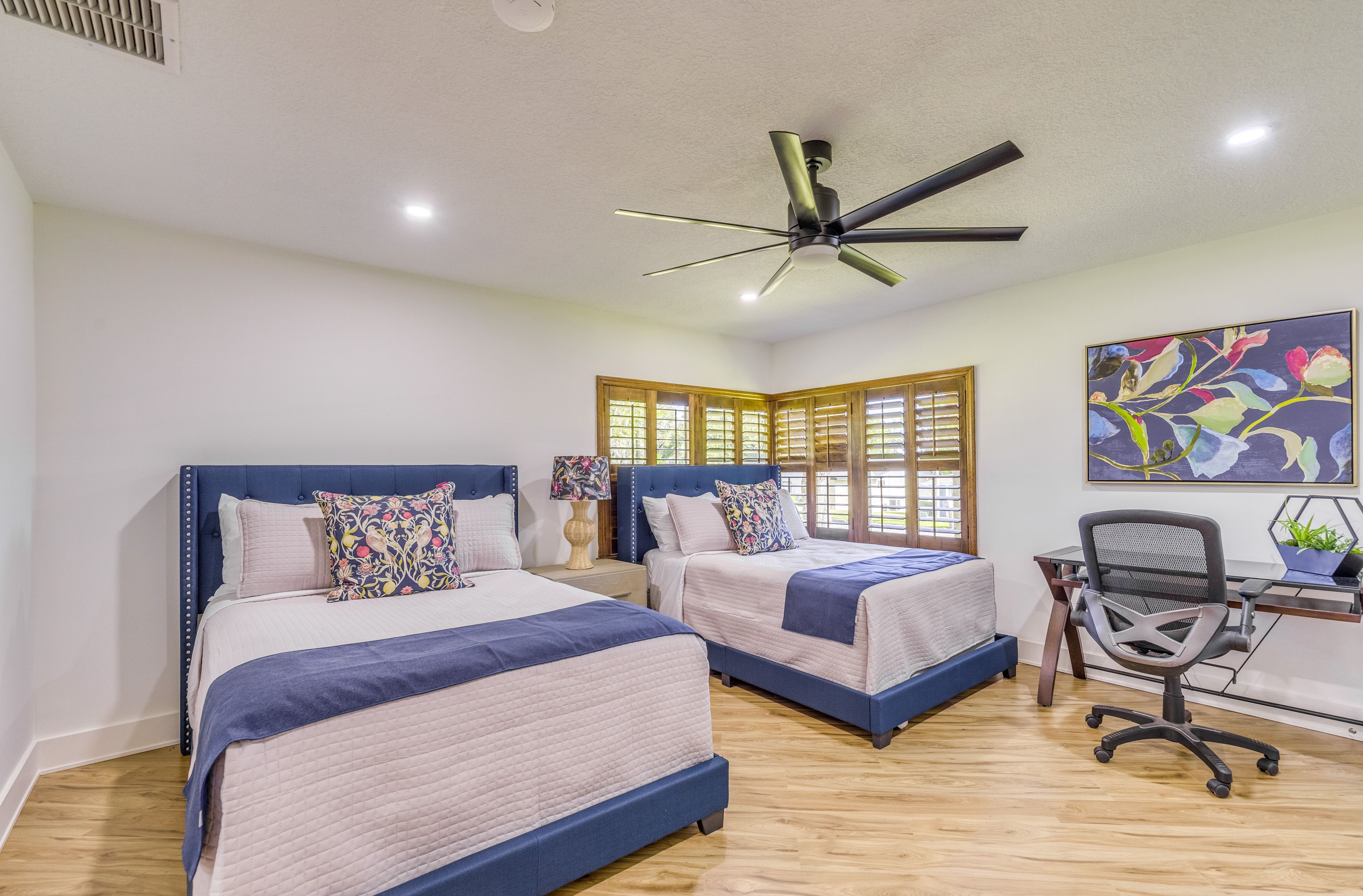 Bedroom 2 | 2 Full Beds | Desk Workspace | Smart TV w/ Cable