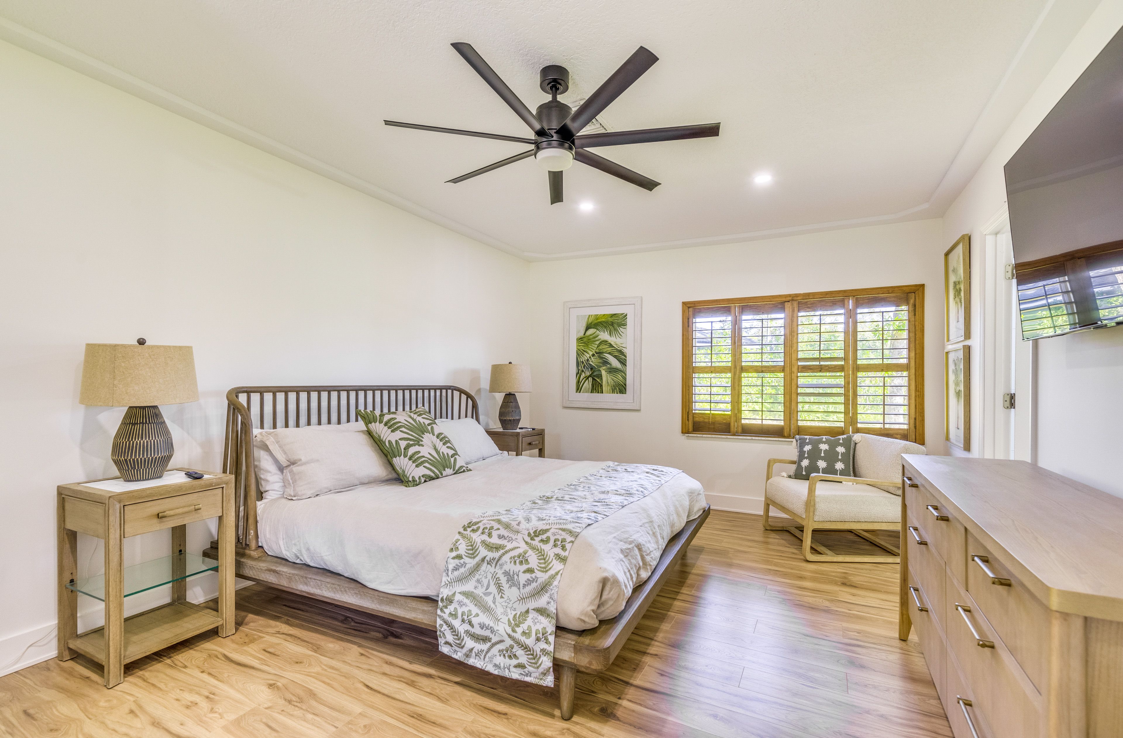 Bedroom 1 | King Bed | Linens Provided | Smart TV w/ Cable
