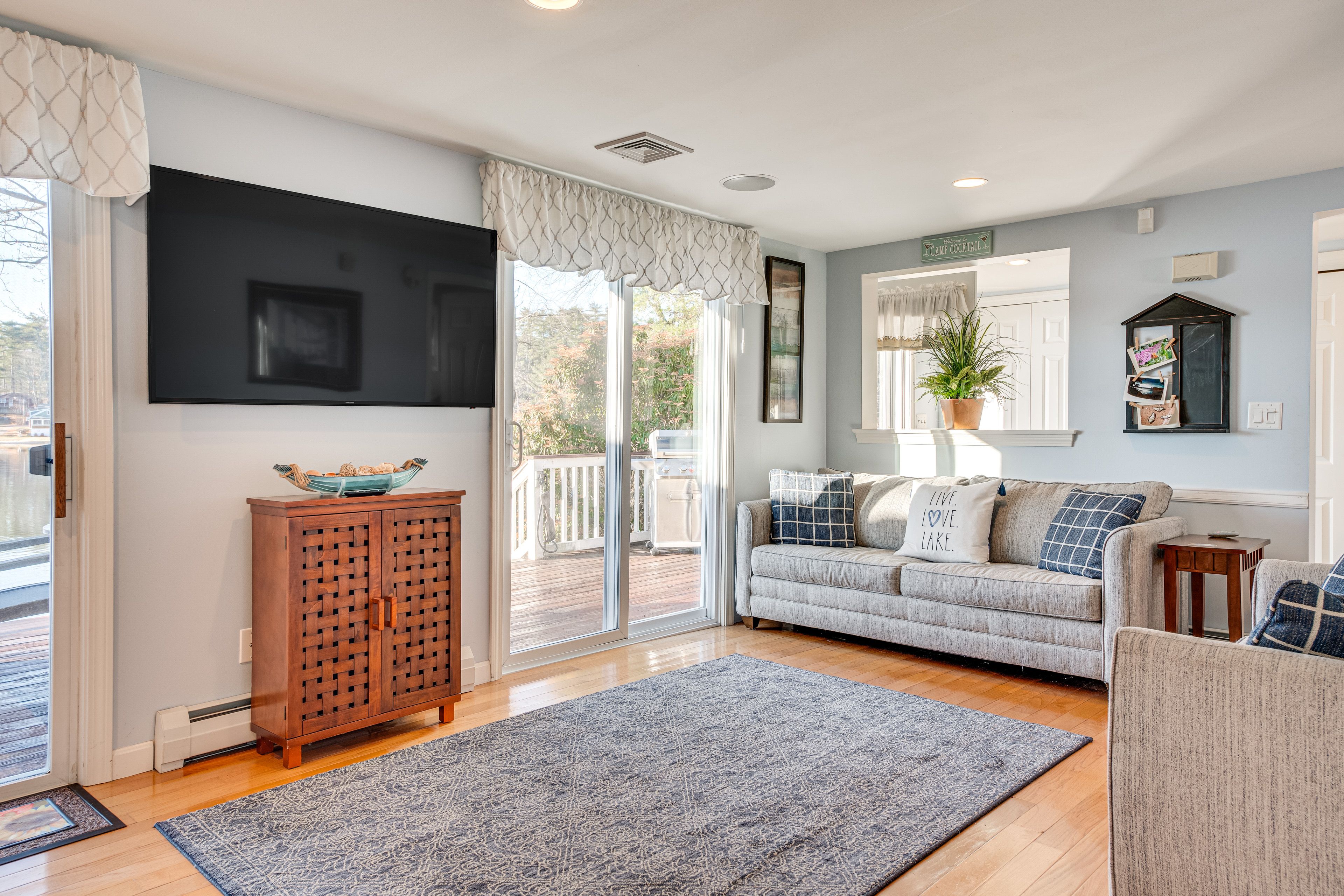 Living Room | Twin Sleeper Sofa | Queen Sleeper Sofa | Smart TV