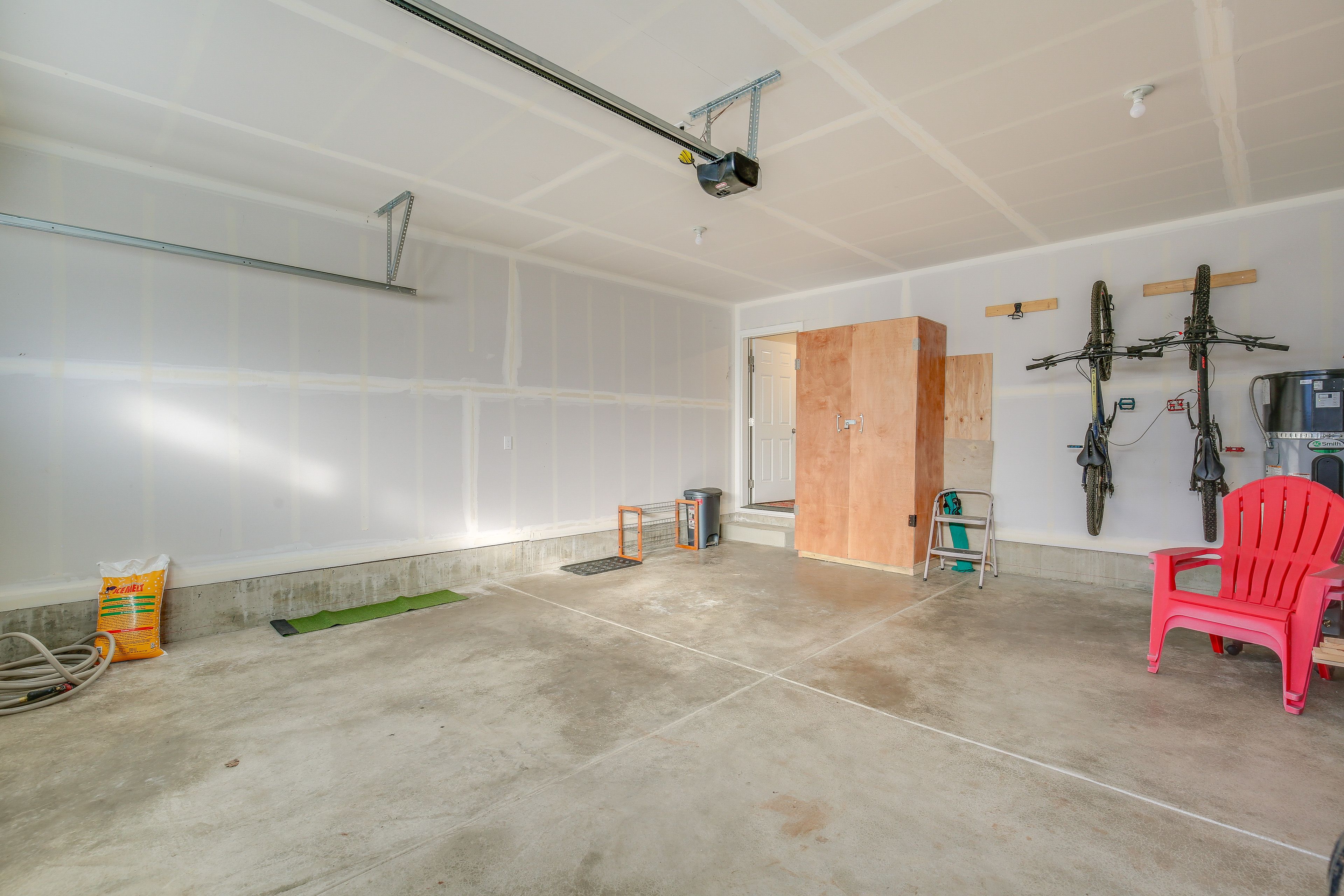 Garage | Mountain Bike Storage & Bike Maintenance Bench