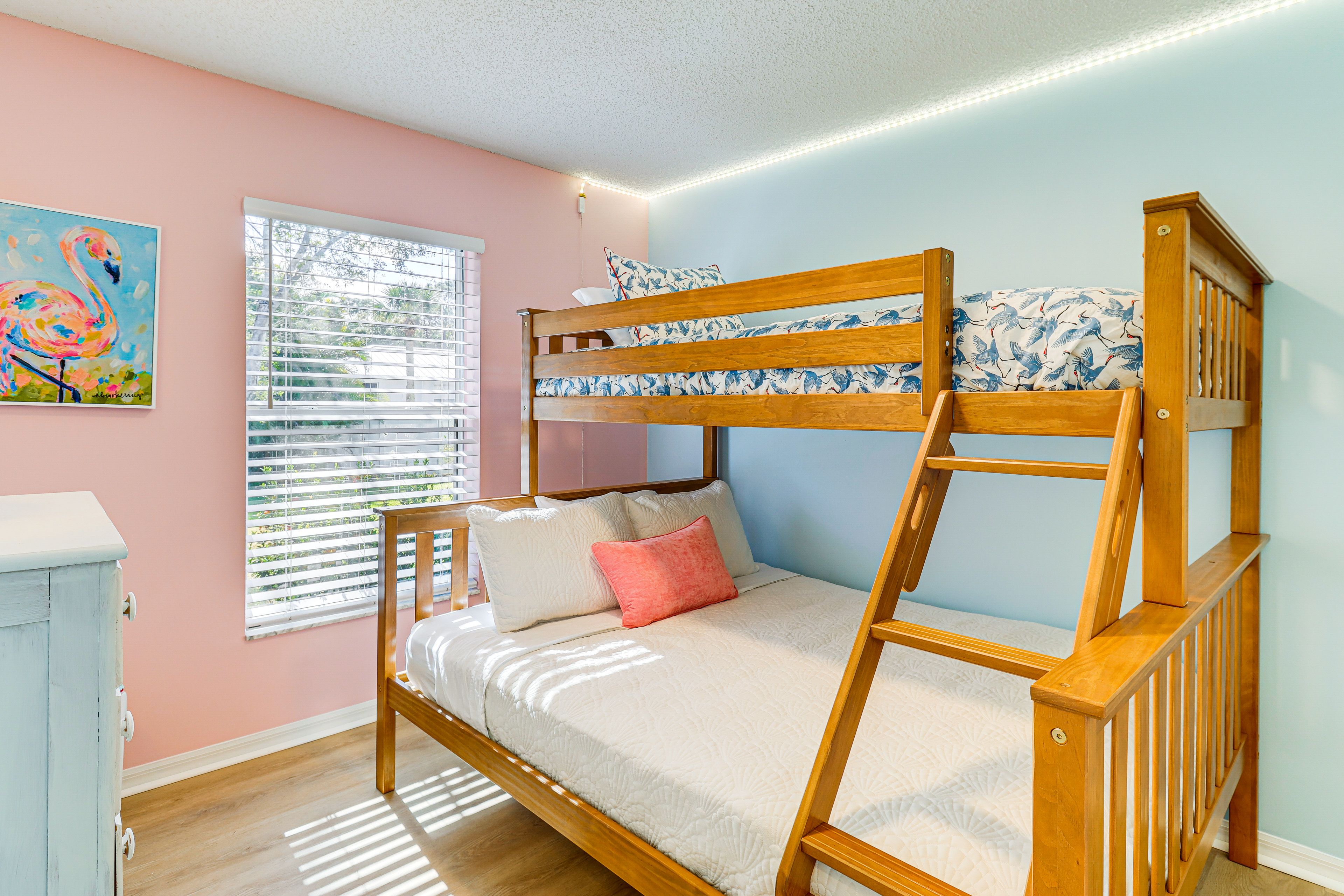 Bedroom 3 | Twin XL/Queen Bunk Bed