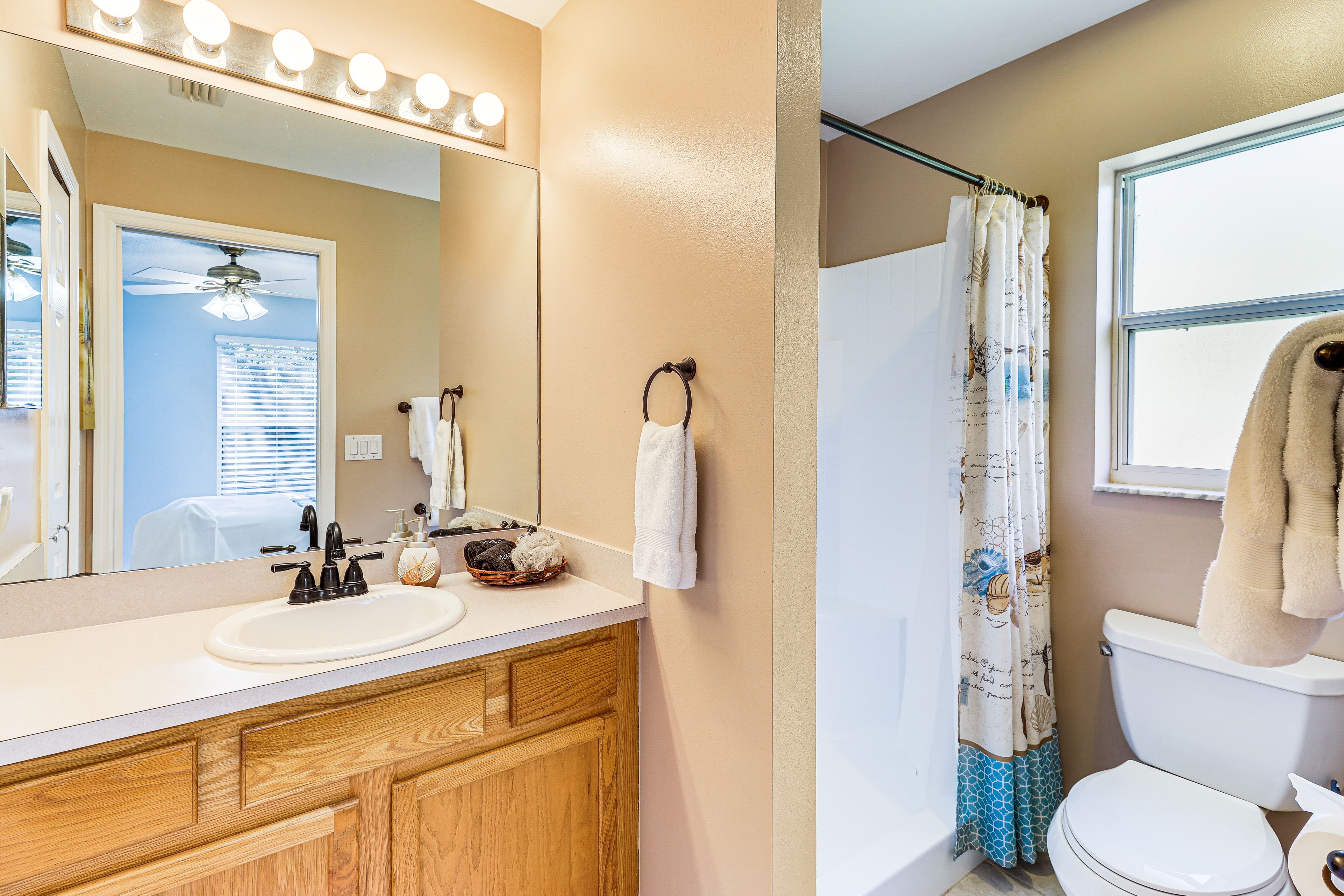 En-Suite Bathroom | Towels Provided