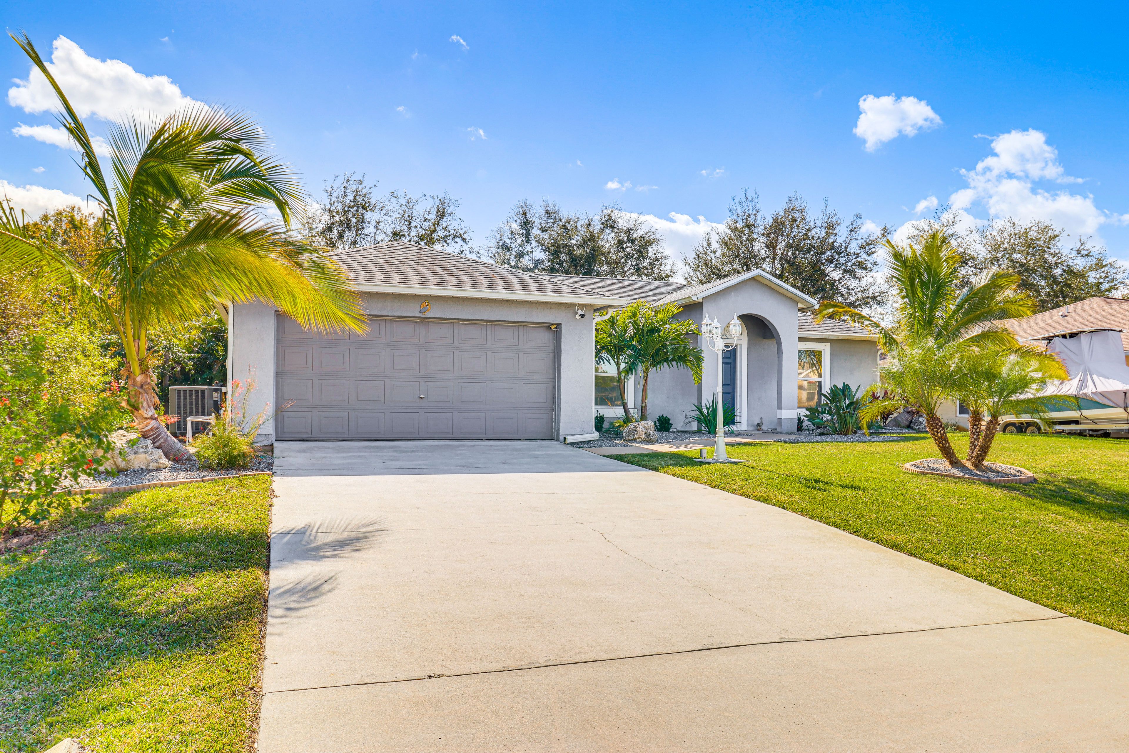 Parking | Driveway (4 Vehicles) | No Garage Access