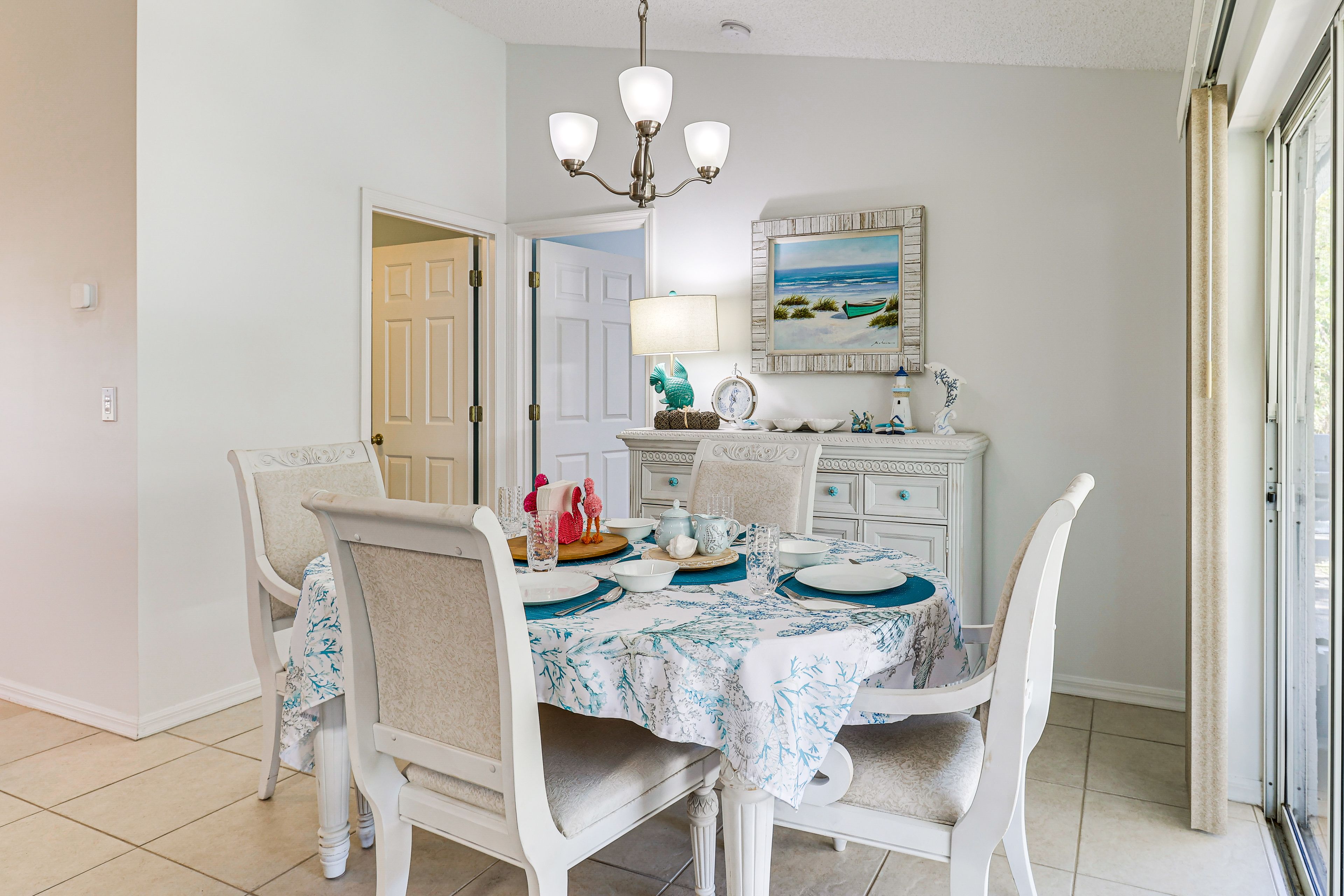Dining Area | Dishware & Flatware