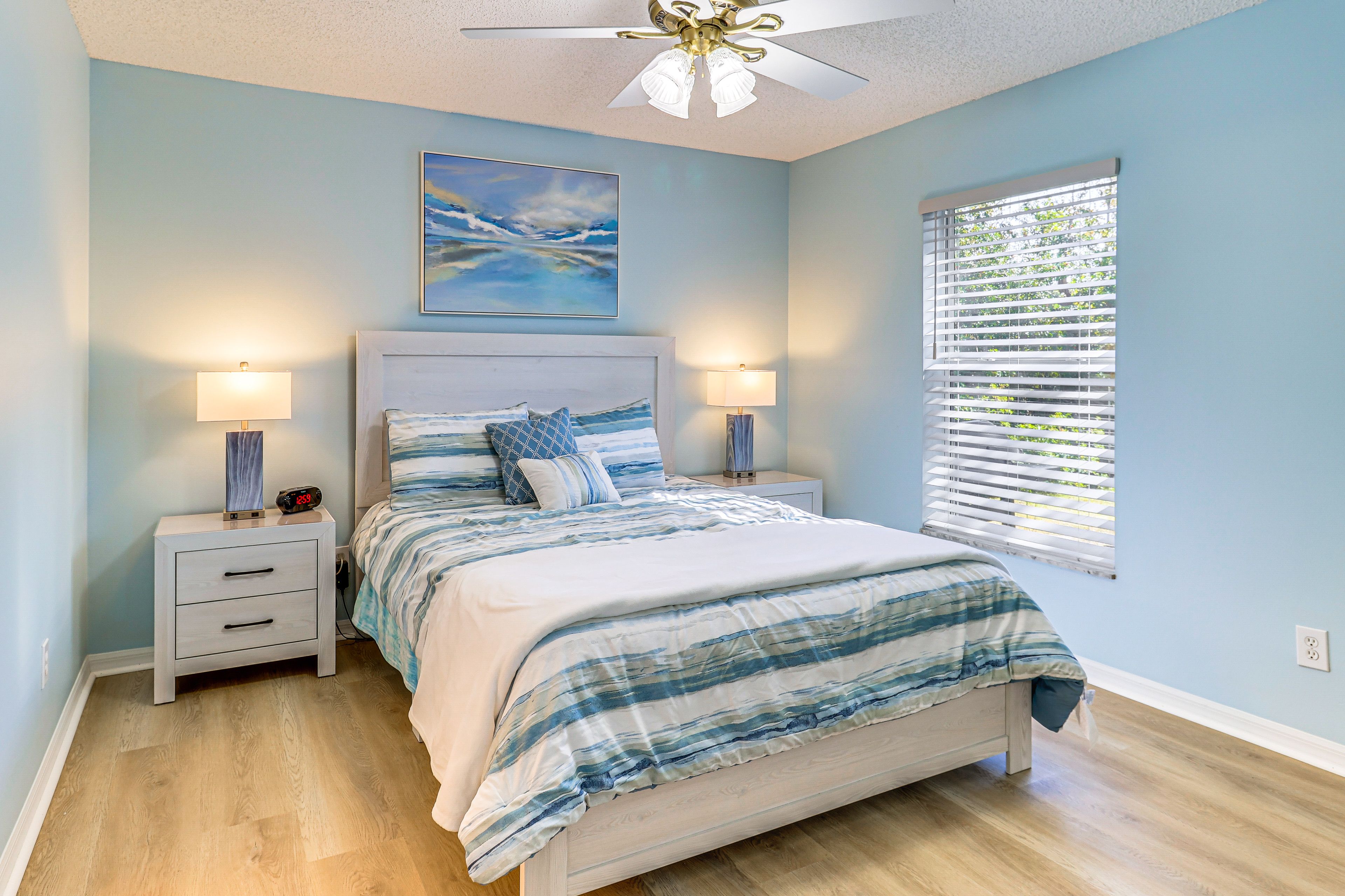 Bedroom 1 | Queen Bed | Adjustable Headboard | Linens Provided