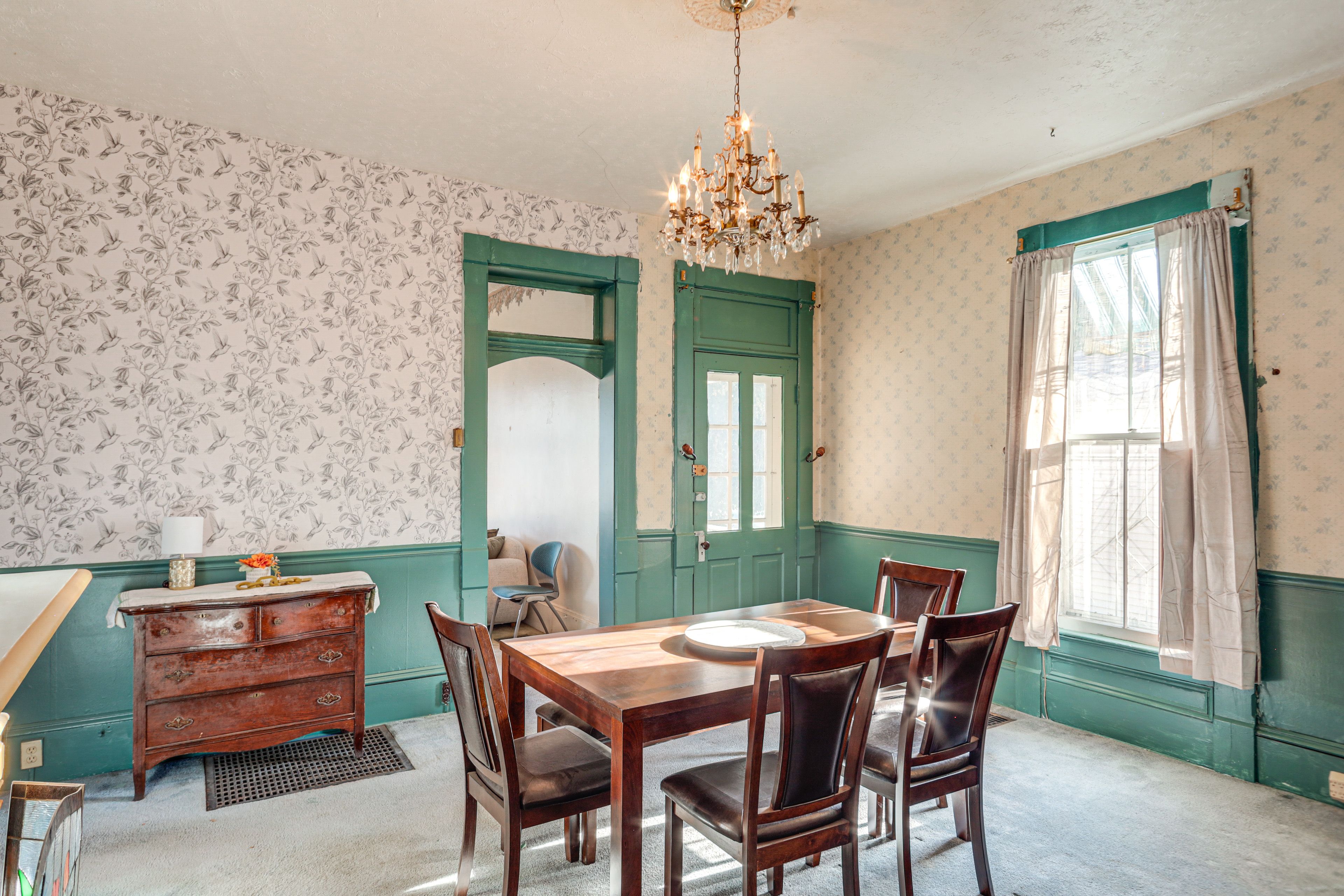 Dining Table | Dishware/Flatware | 1st Floor