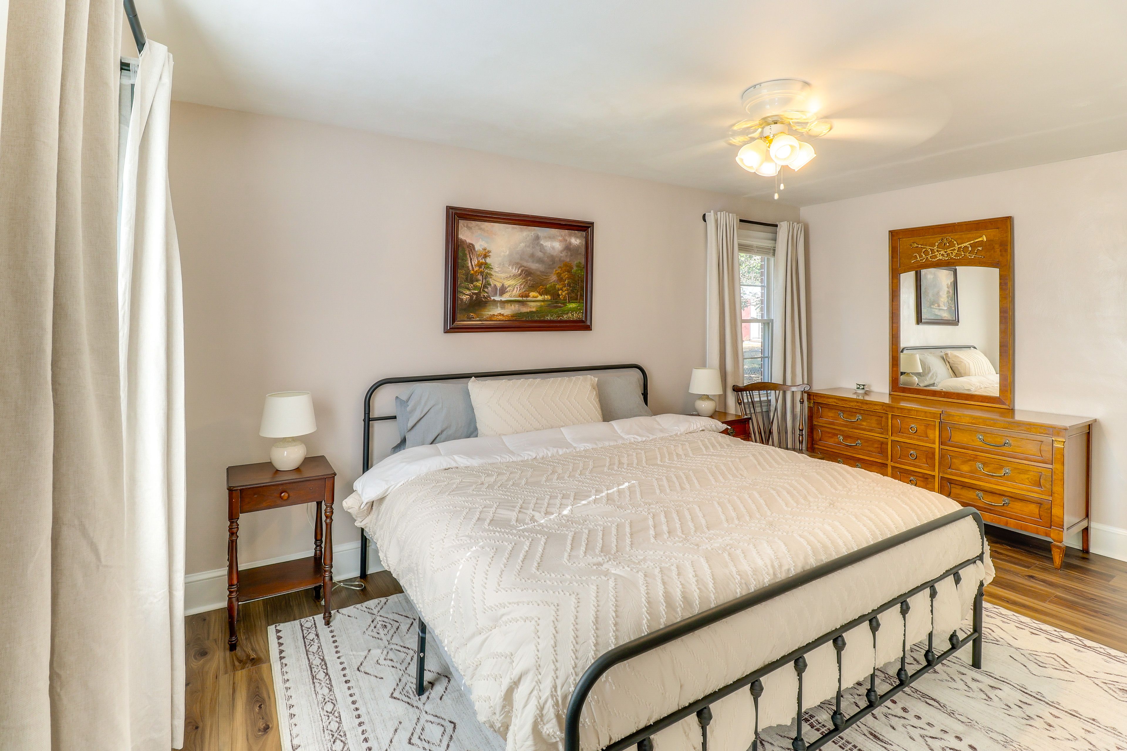 Bedroom 1 | King Bed