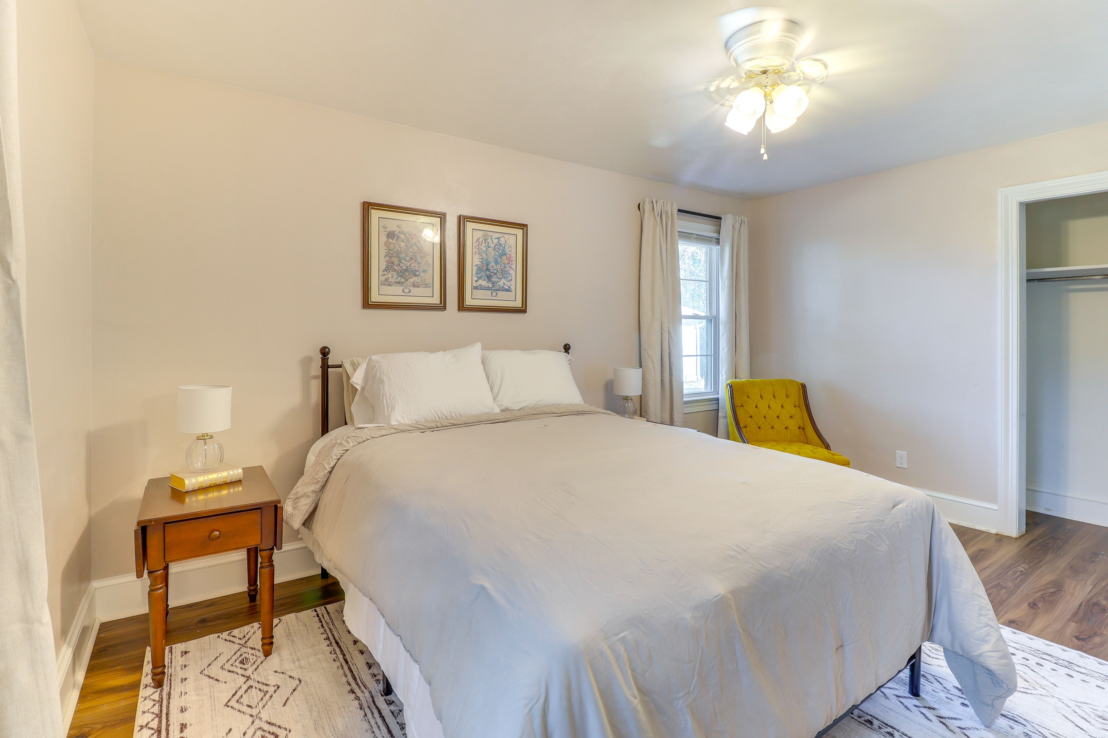 Bedroom 2 | Queen Bed