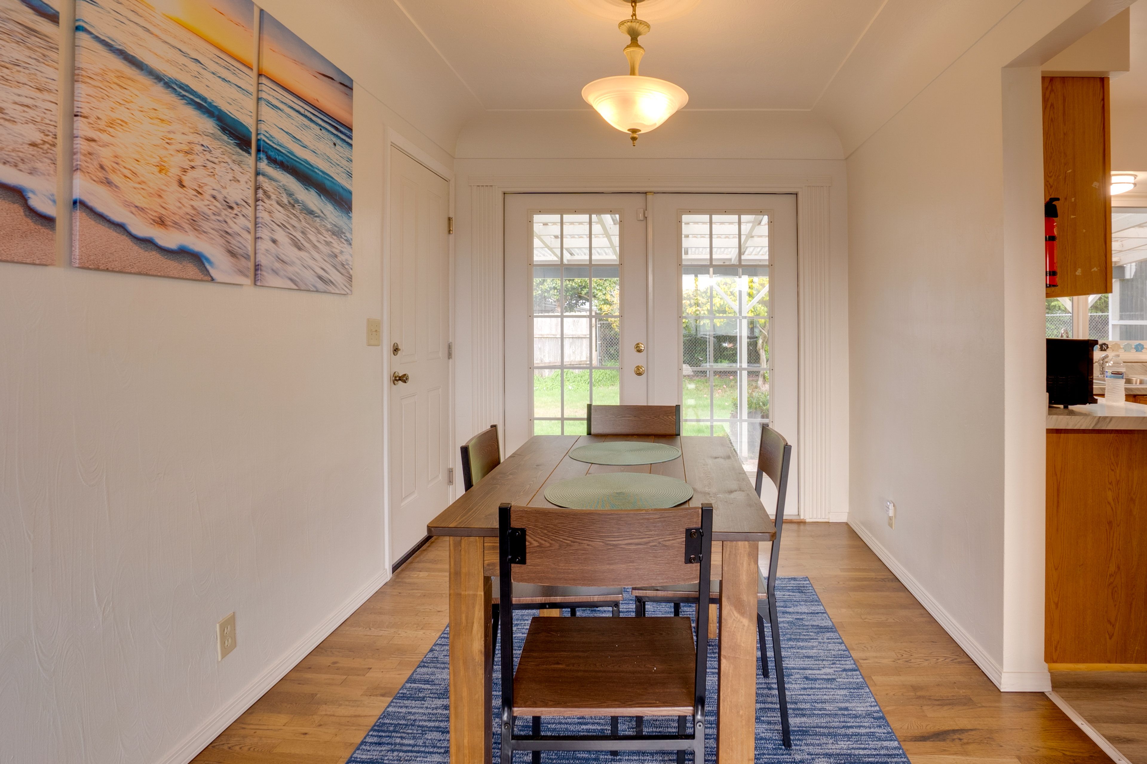 Dining Area | Dishware & Flatware Provided | Electric Heating