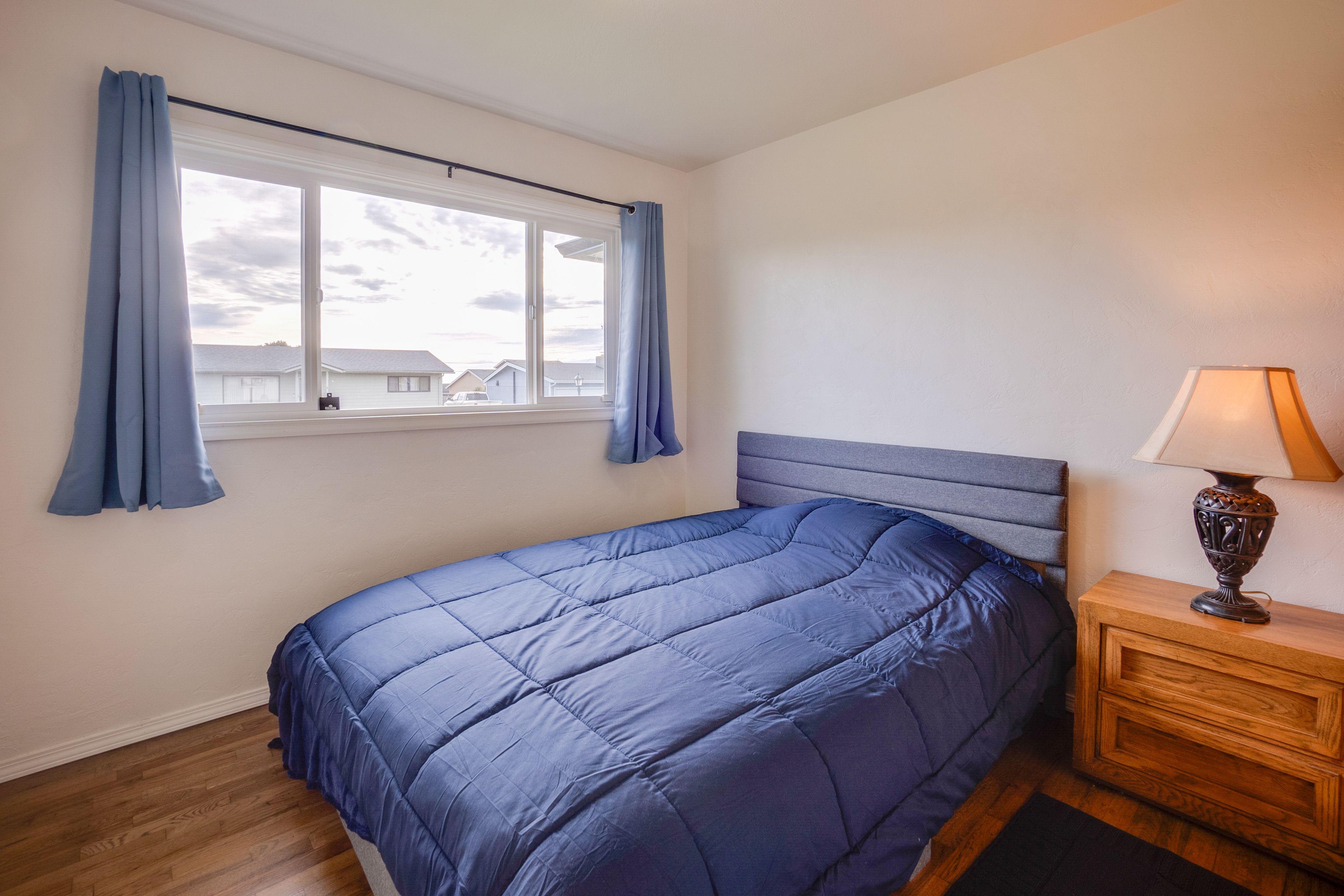 Bedroom 3 | Queen Bed