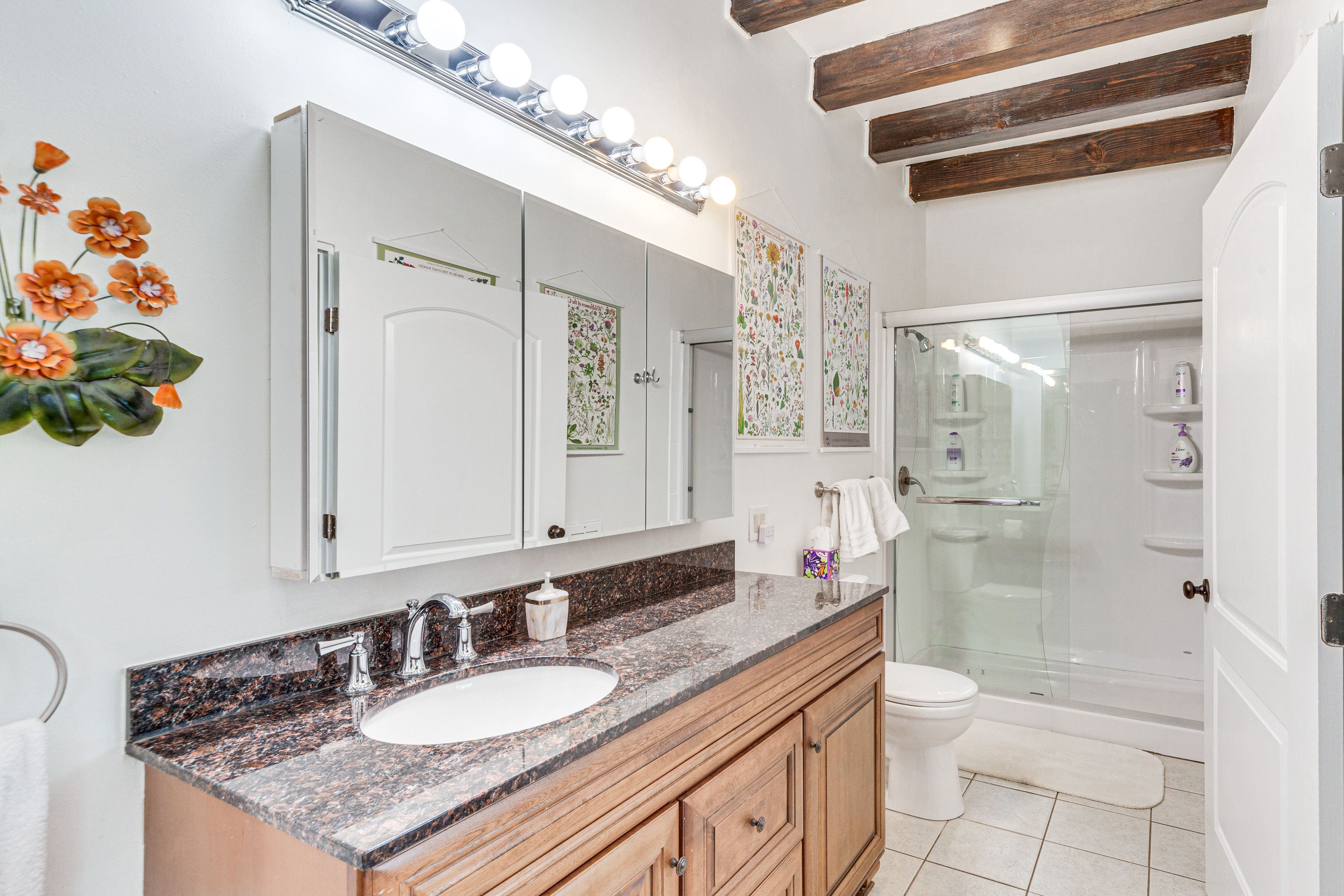 Full Bathroom | Towels & Linens Provided