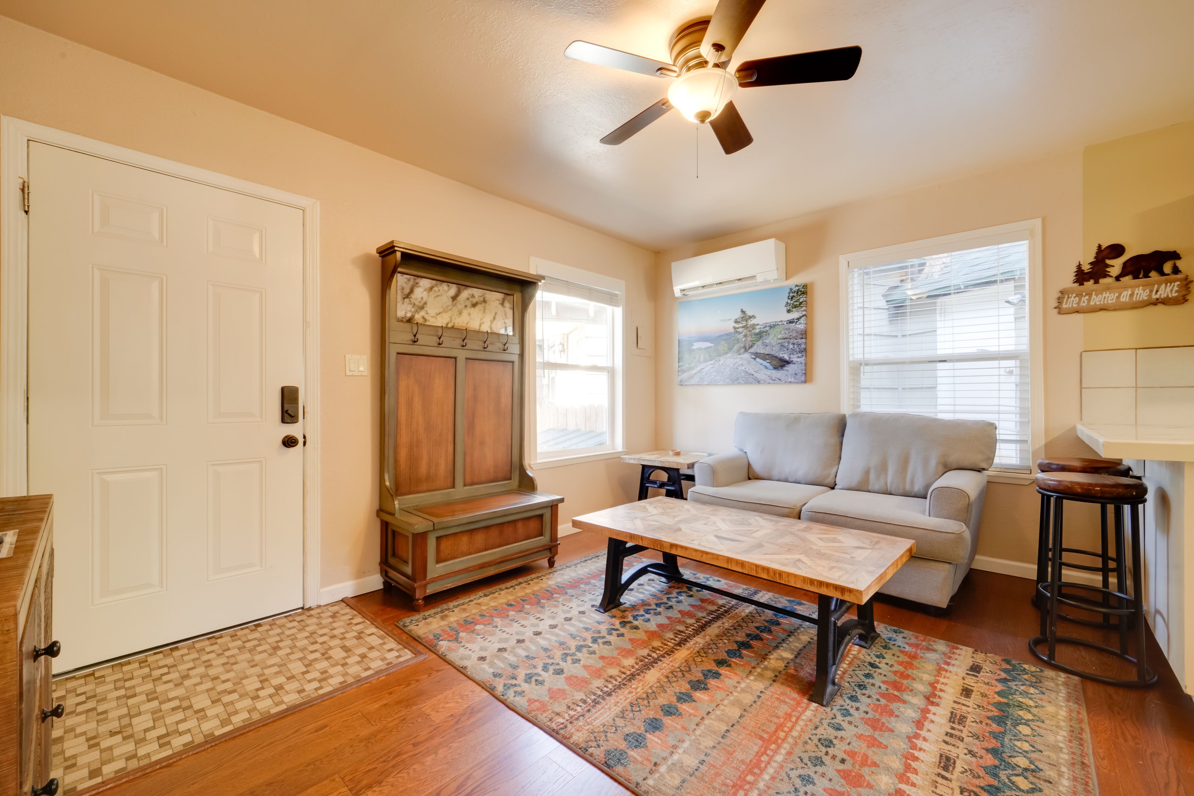 Living Room | Smart TV | Free WiFi | Single-Story Unit