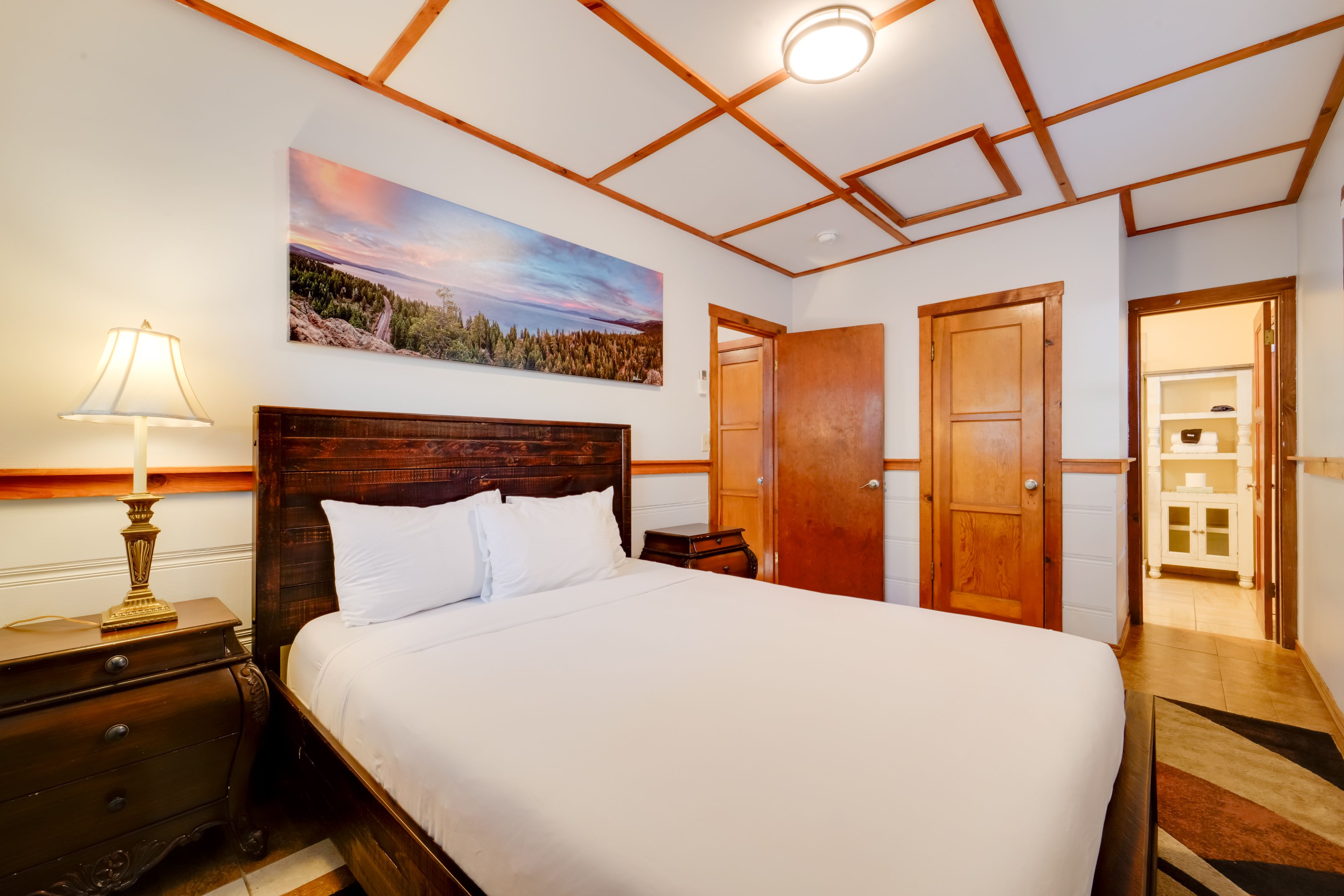 Bedroom | Queen Bed