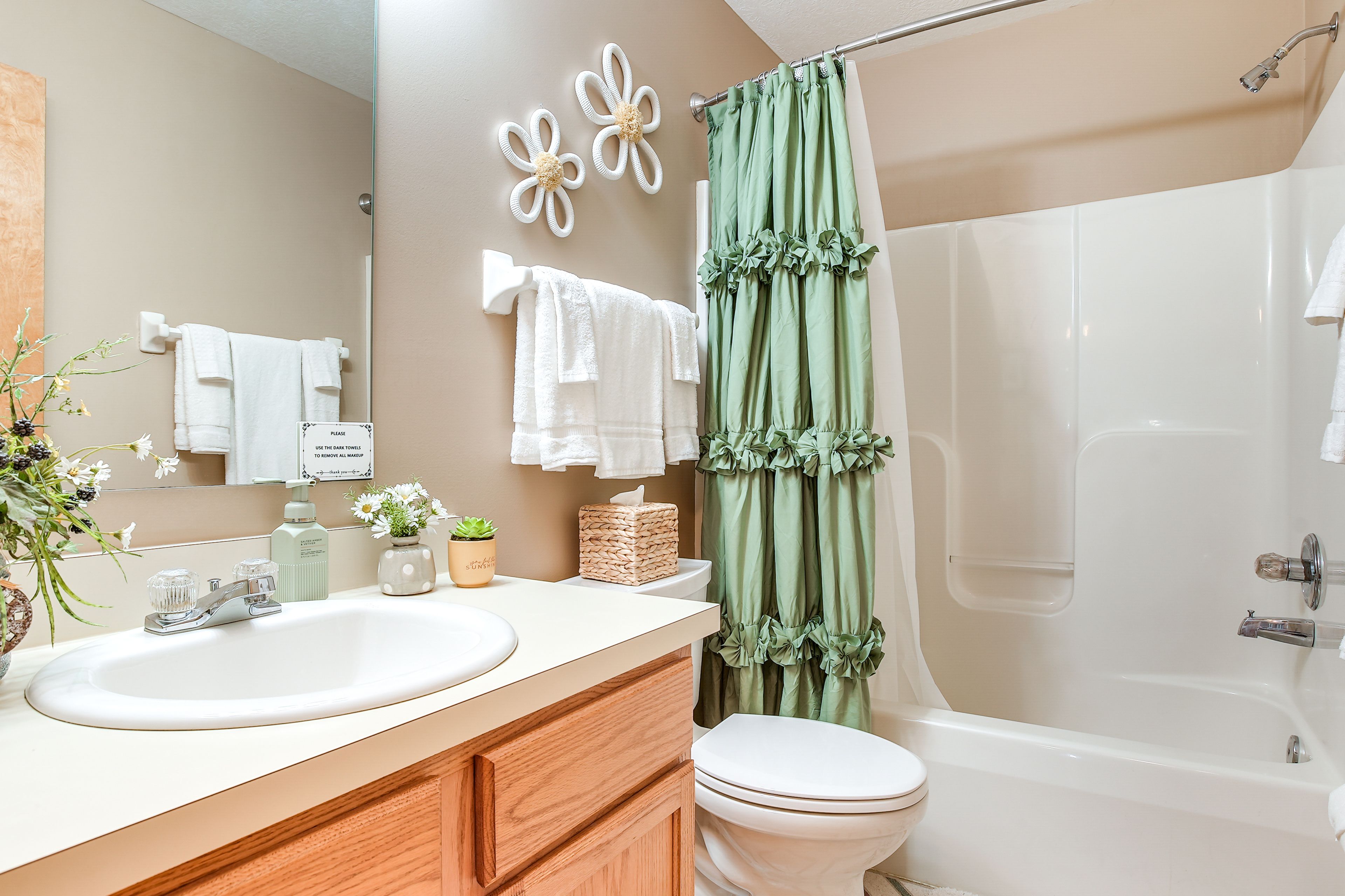 Full Bathroom | Main Level