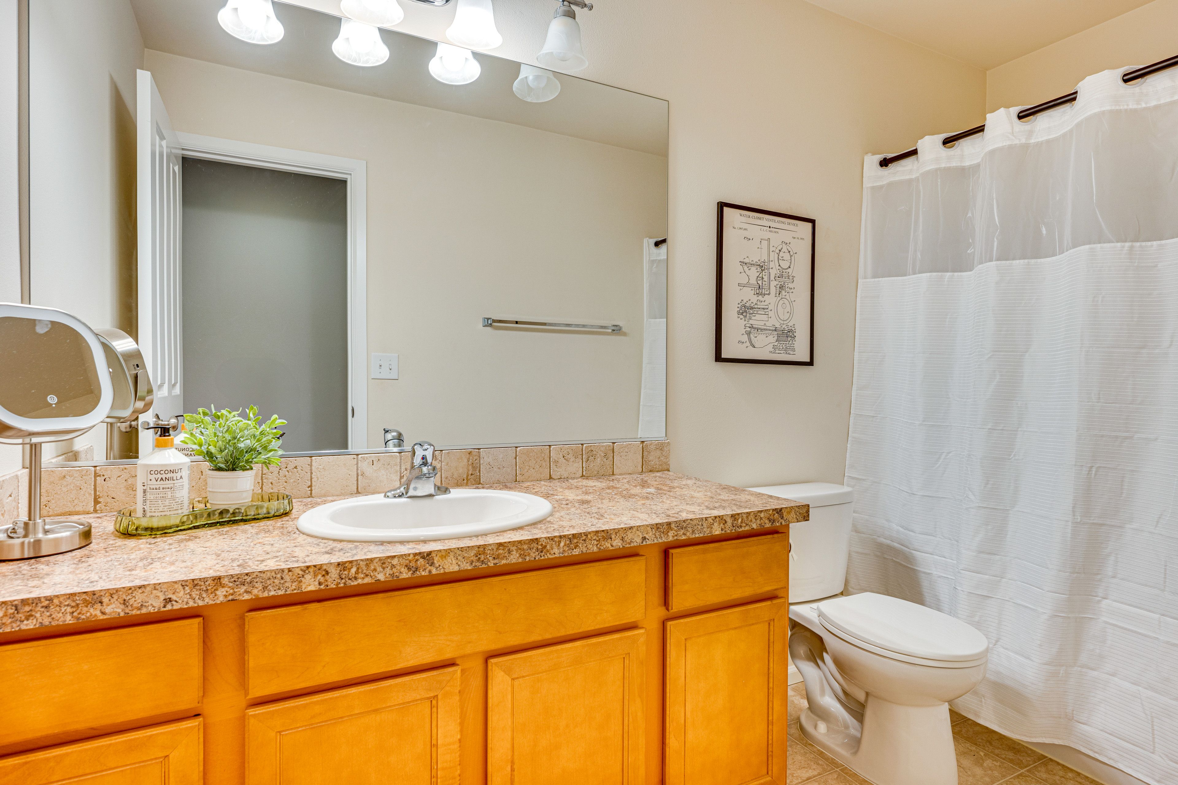 Full Bathroom | 2nd Floor