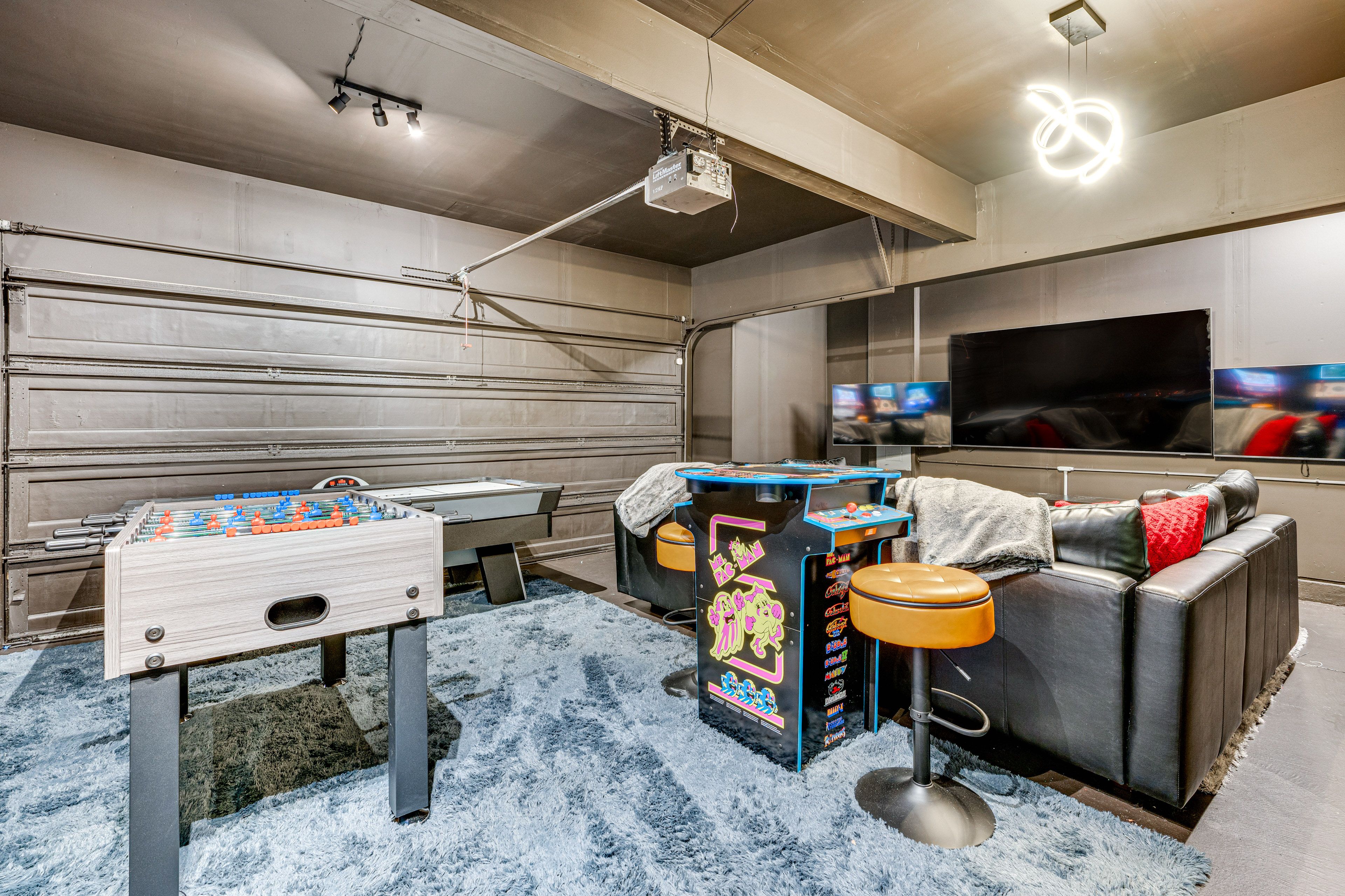 Game Area (Garage)