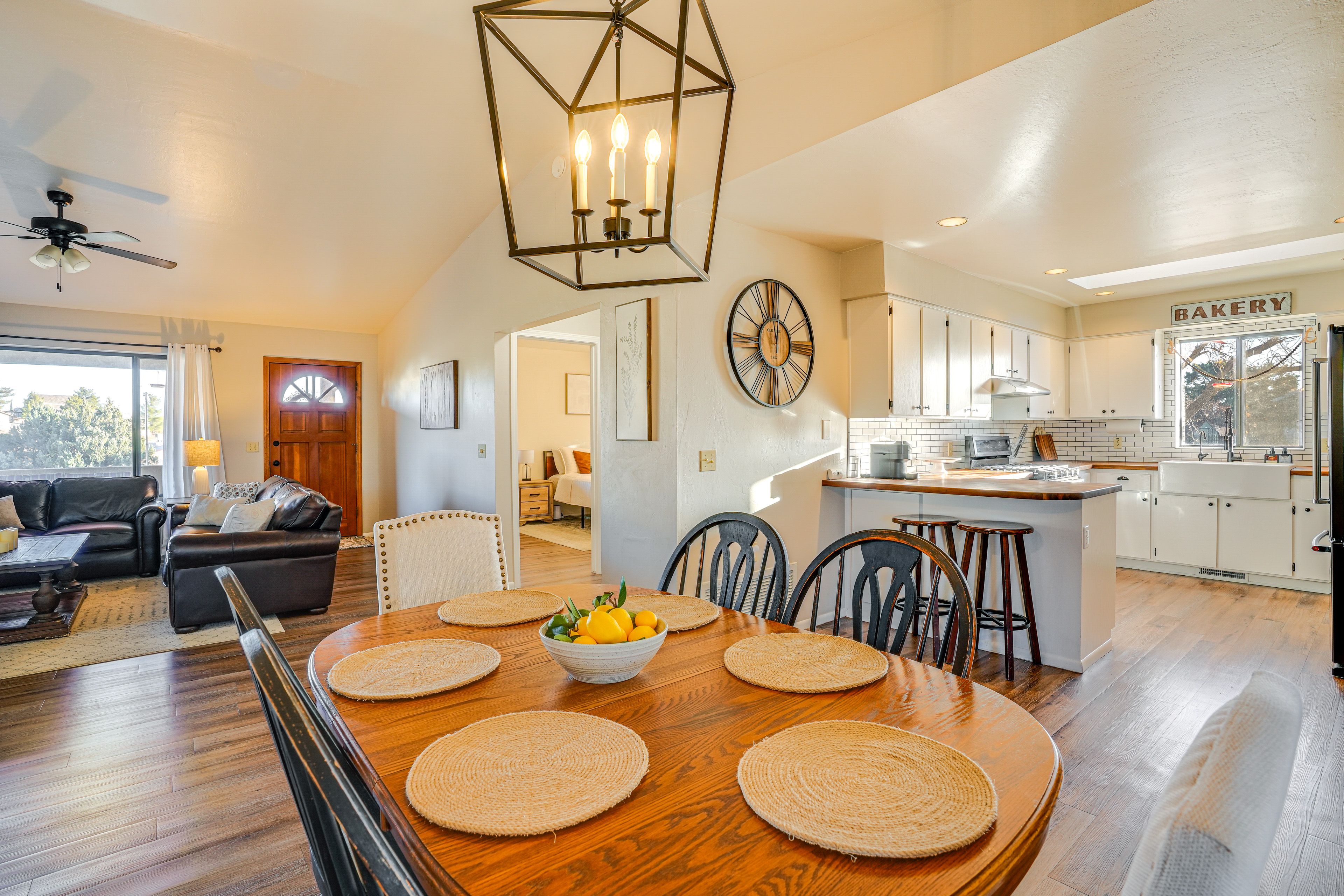 Dining Area | Dishware/Flatware Provided | Microwave