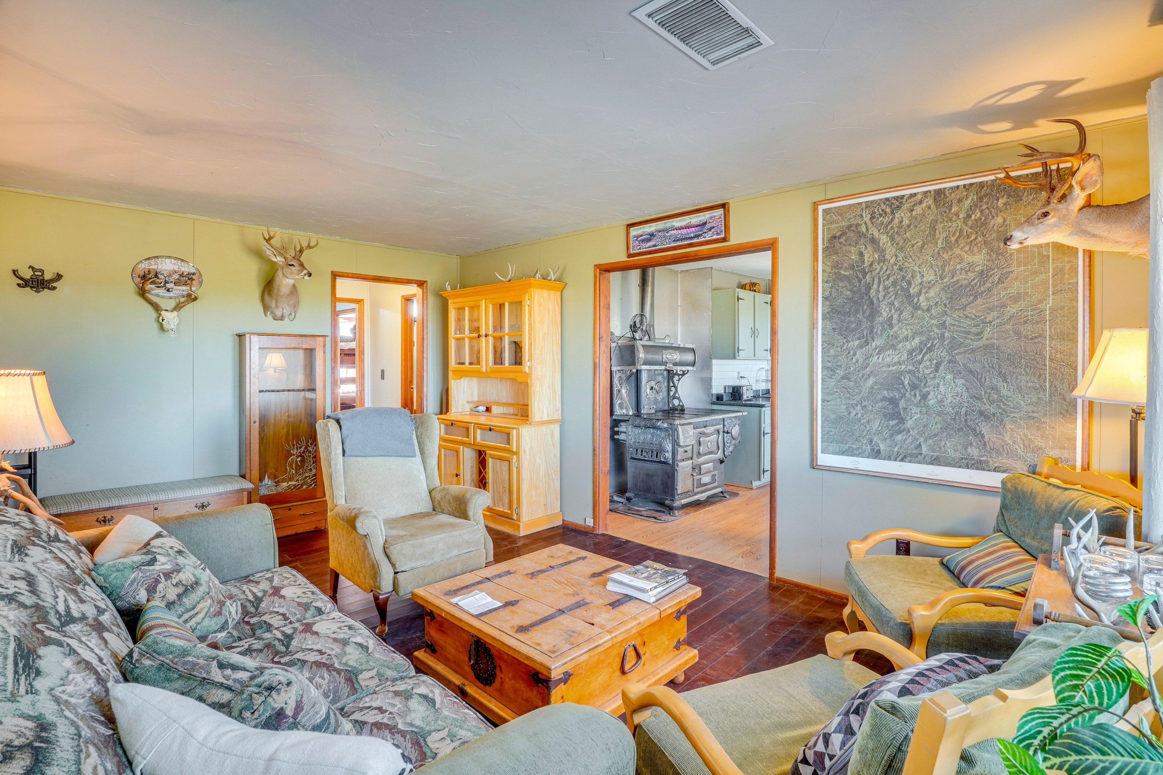 Living Room | Central A/C & Heat | Free WiFi