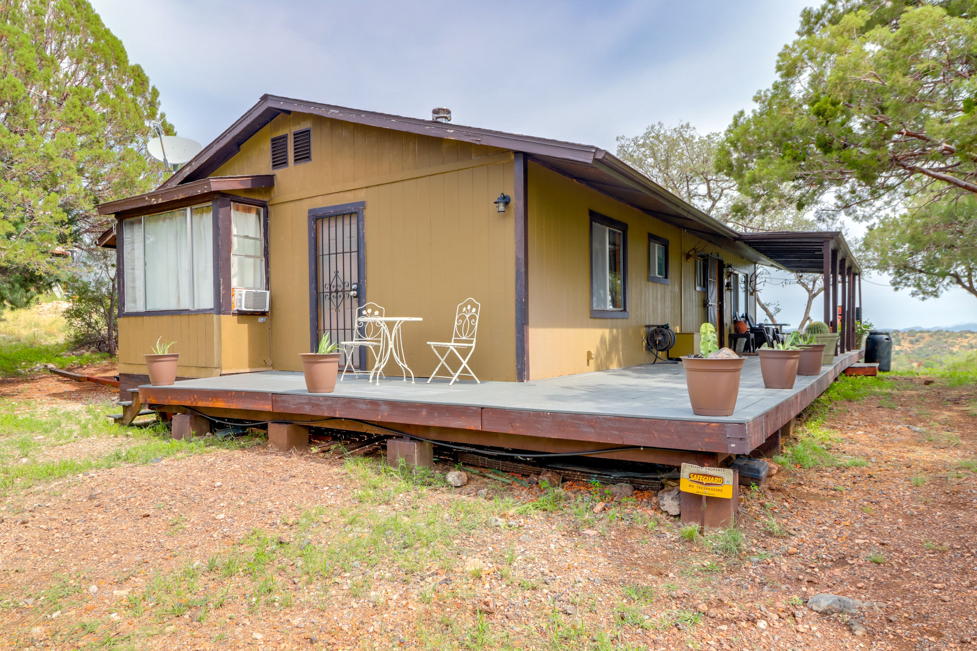 Parking | Driveway (4 Vehicles)