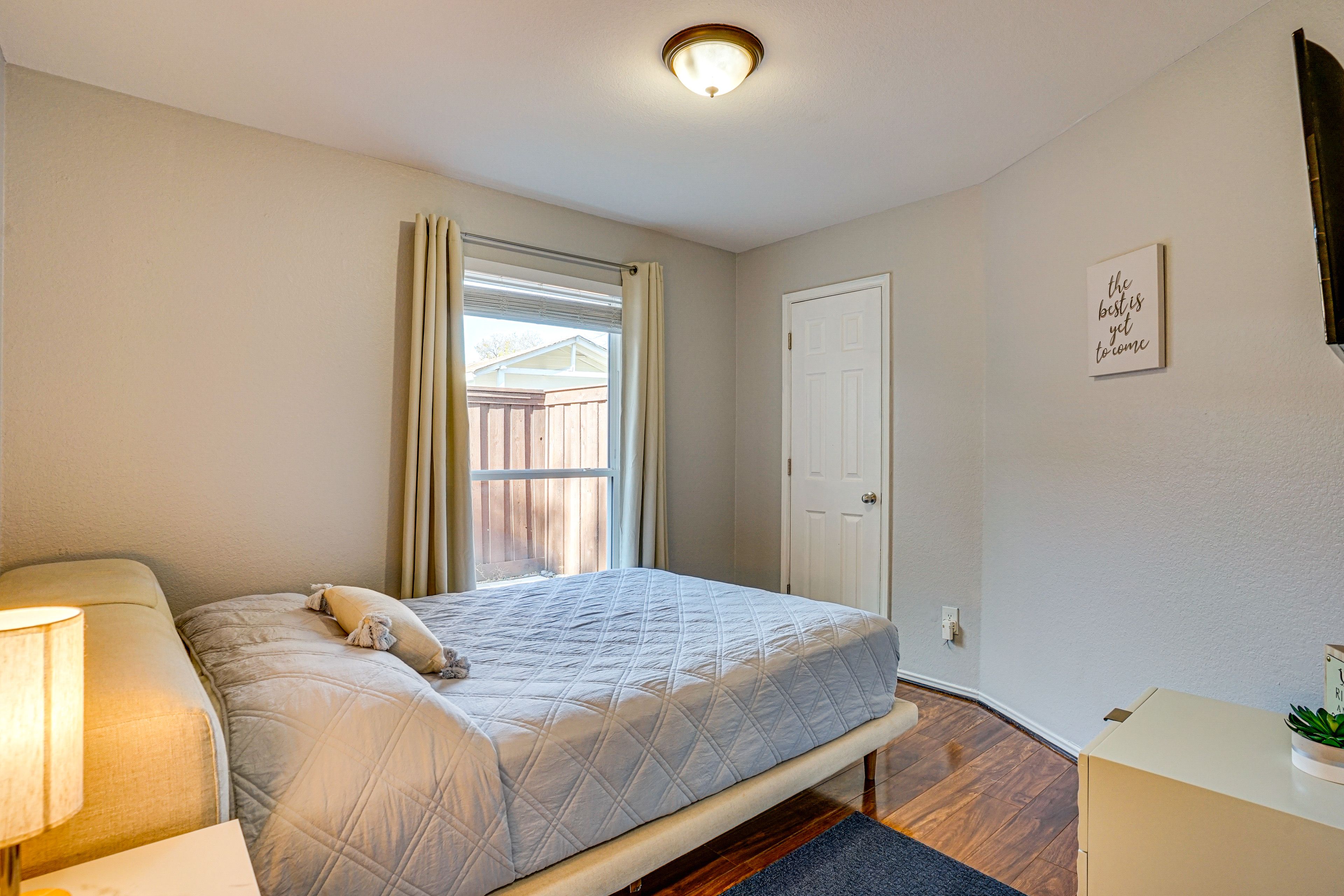 Bedroom 2 | Queen Bed | Flat-Screen TV