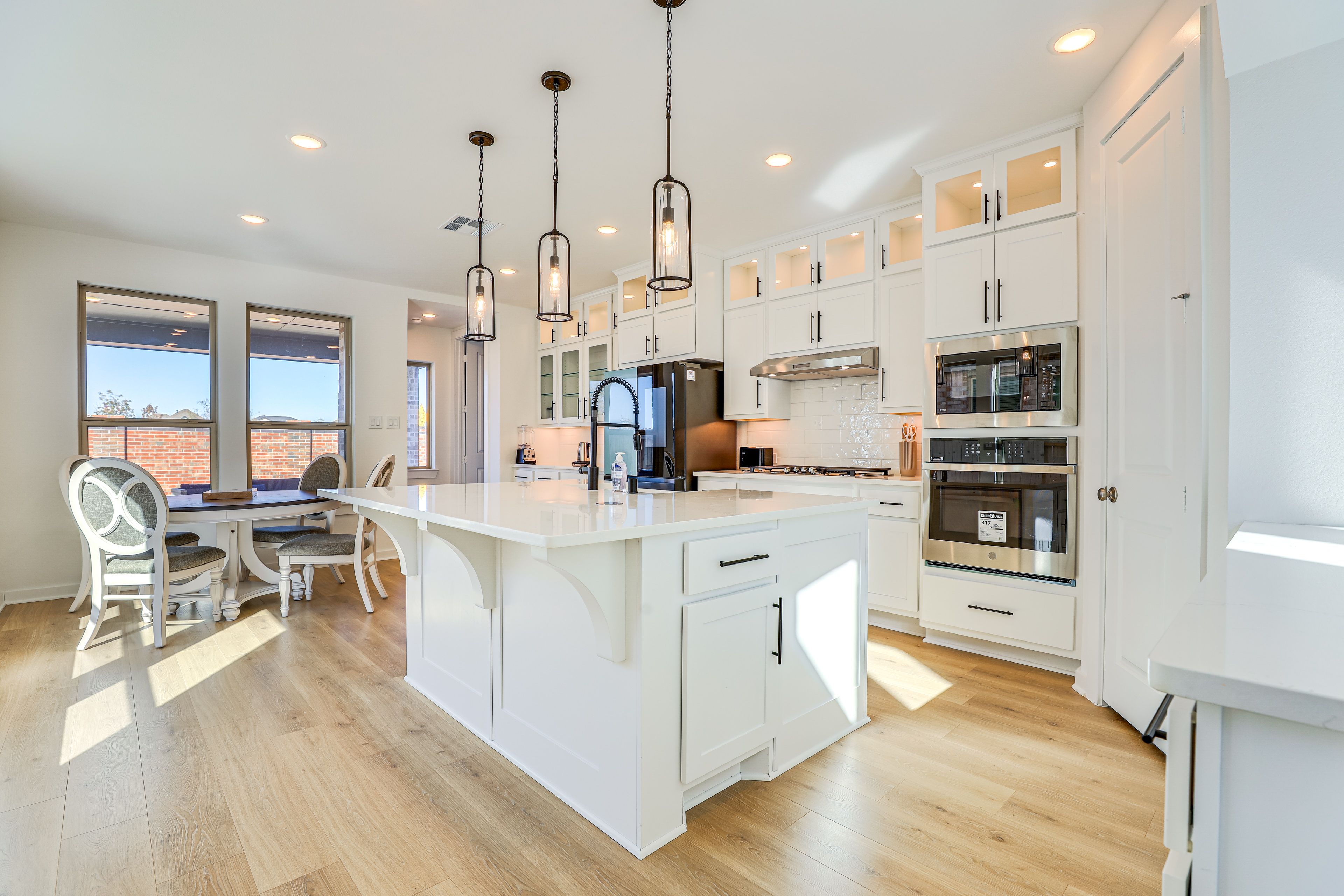 Kitchen | Dining Area