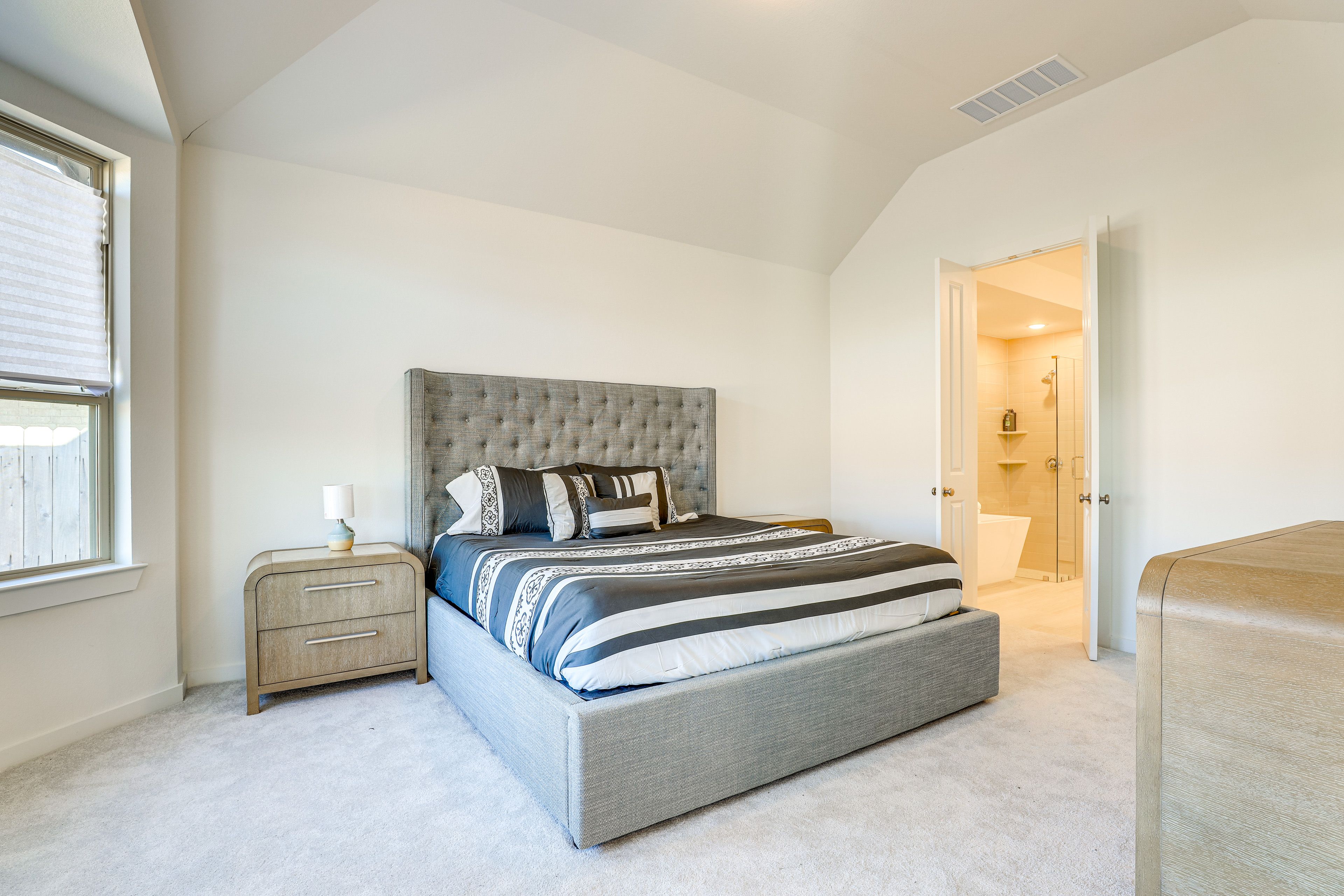 Bedroom 1 | King Bed | 2nd Floor