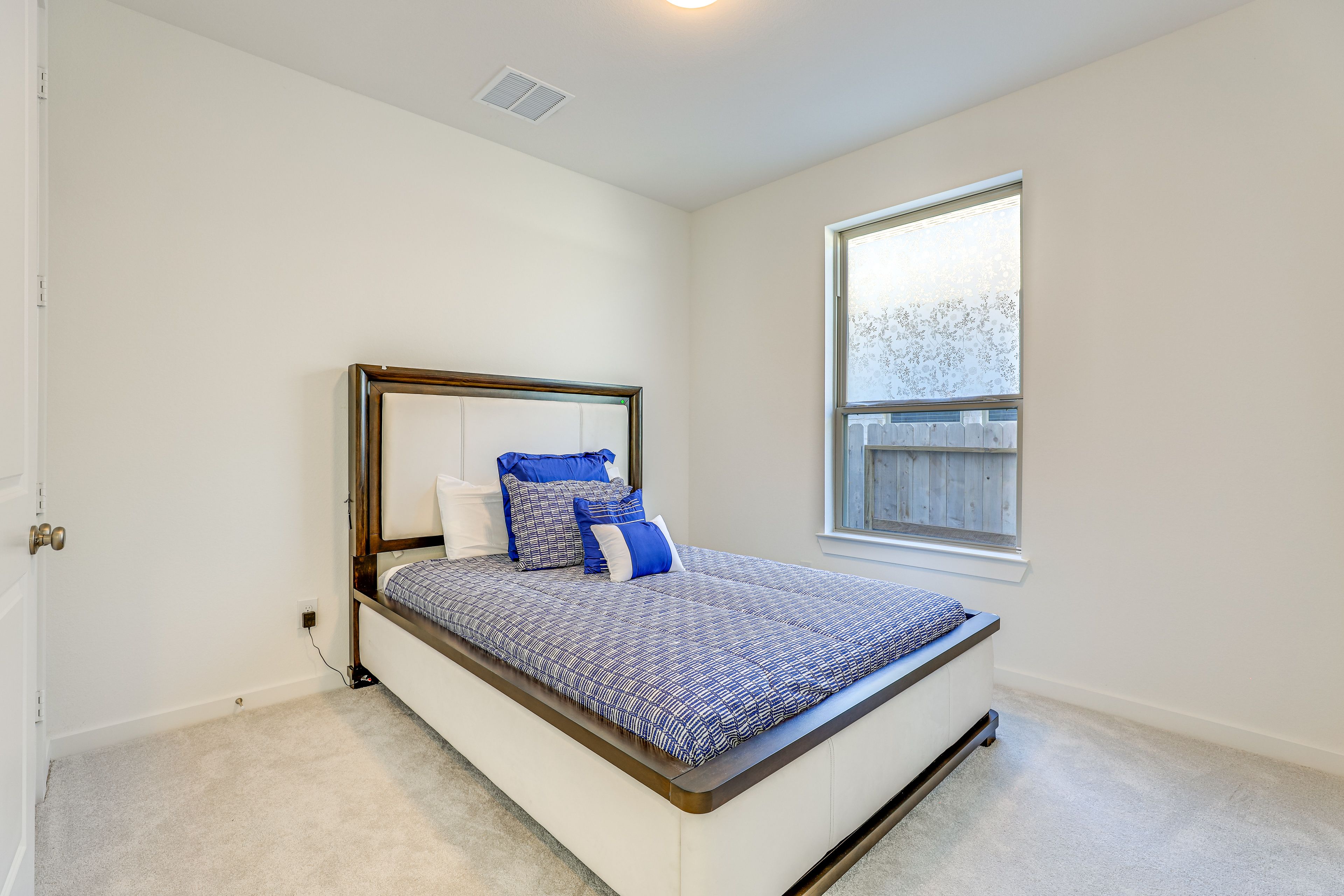 Bedroom 2 | Queen Bed | 1st Floor