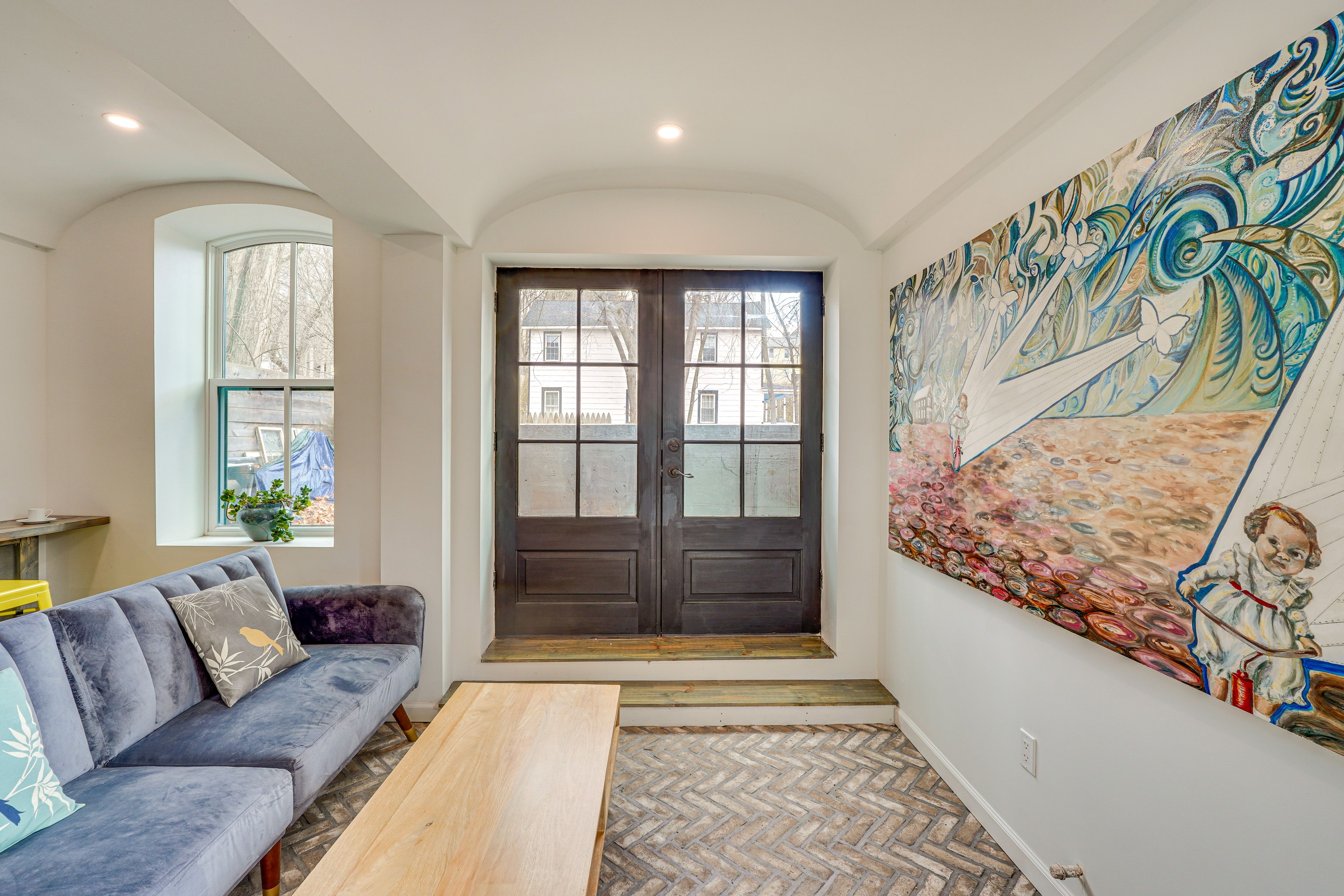 Living Room | Free WiFi | Central Heat & A/C