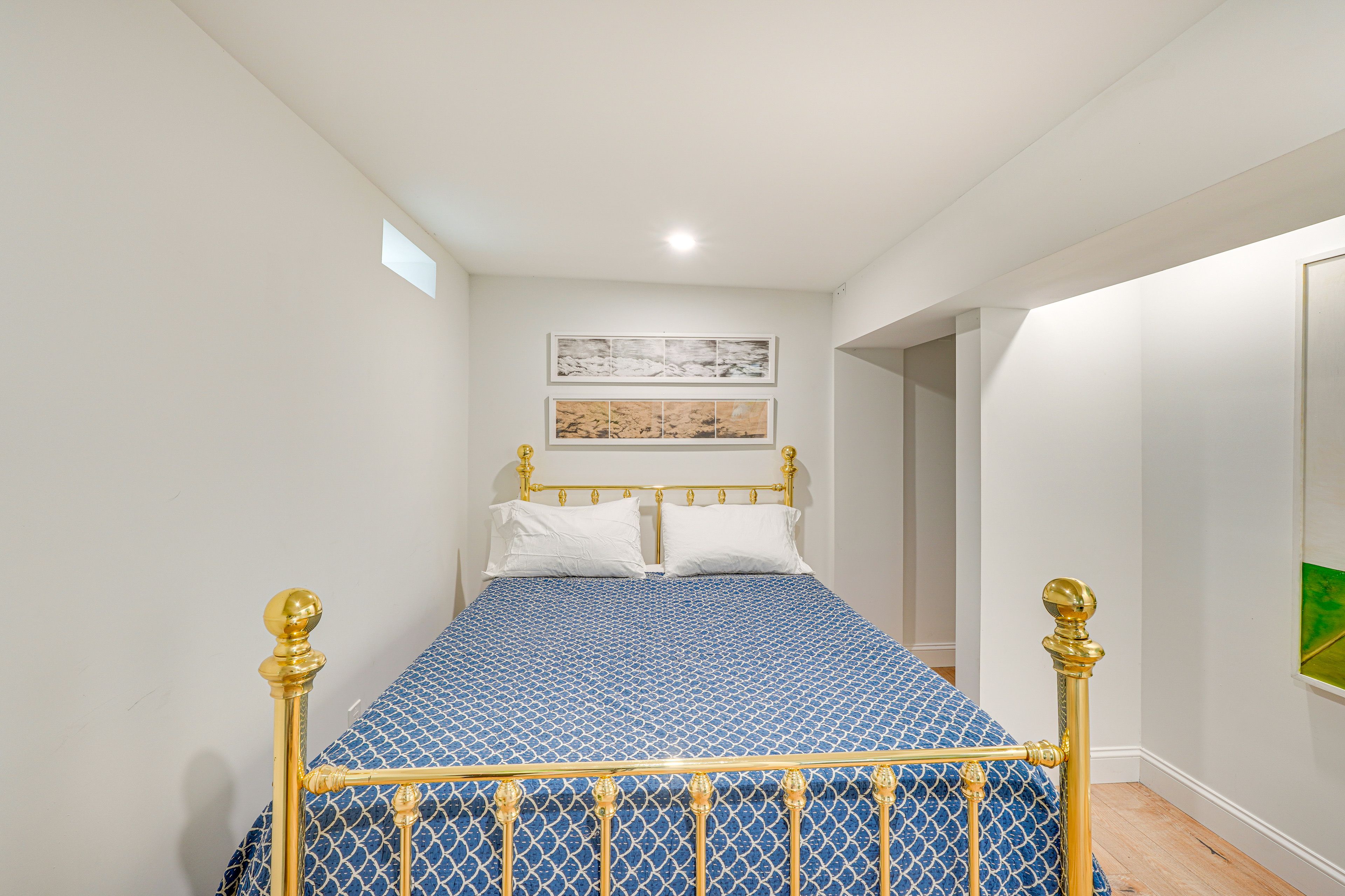 Bedroom Suite | Queen Bed