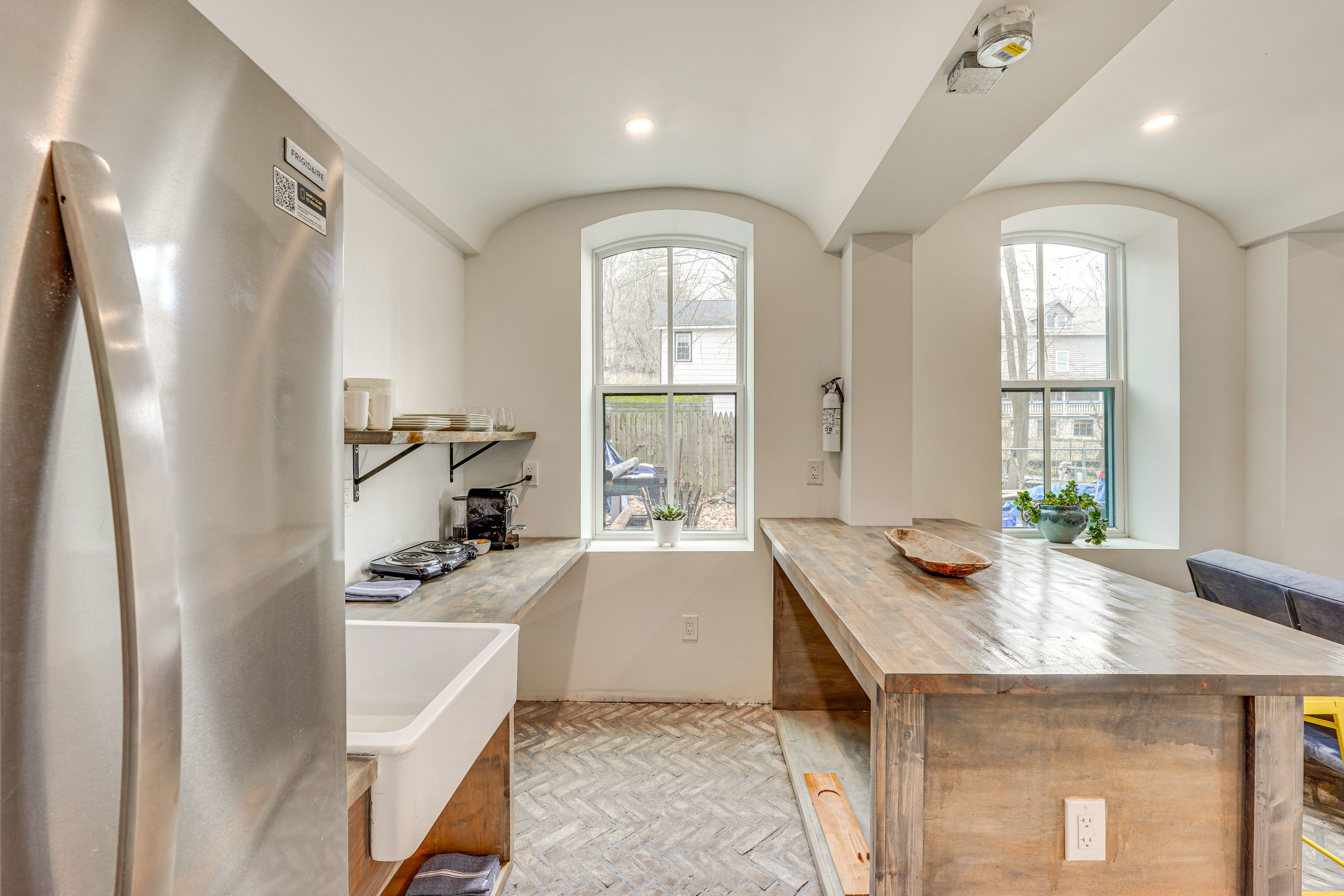 Kingston Vacation Rental | 1BR | 1BA | 700 Sq Ft | Stairs Required