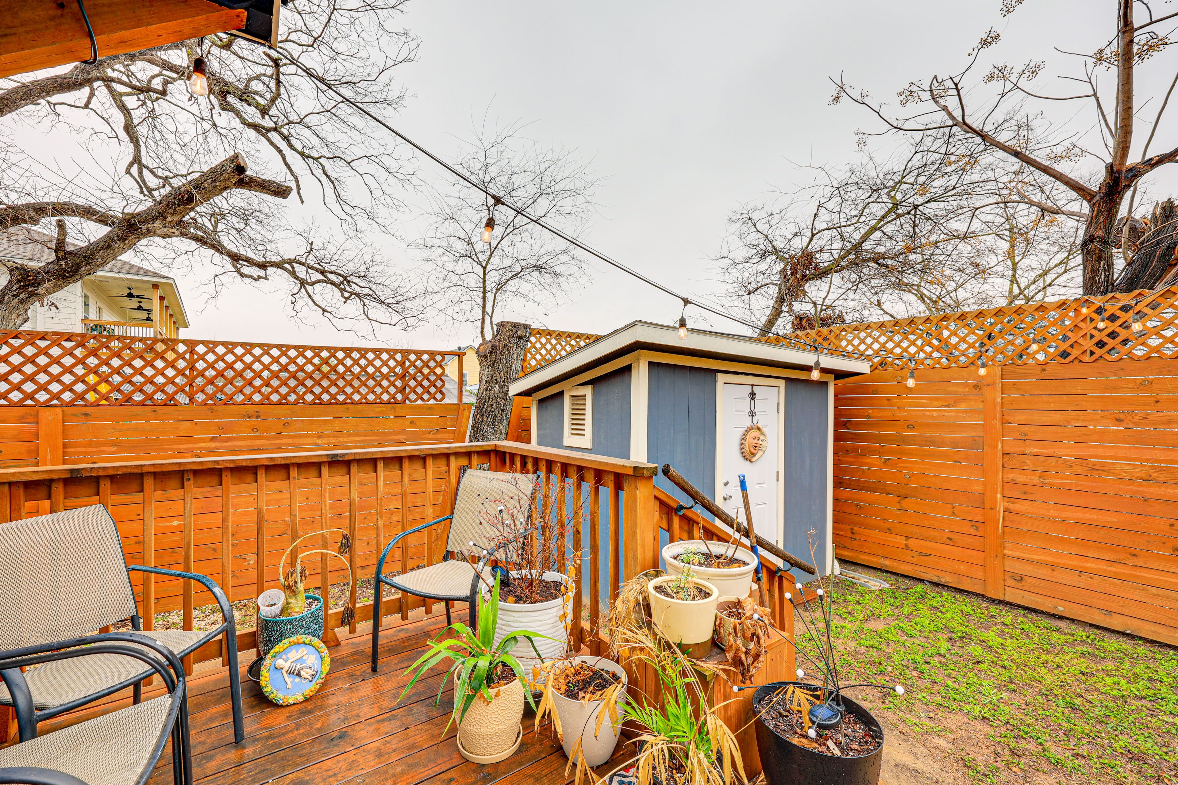 Fully Fenced Backyard | Small Deck w/ Seating