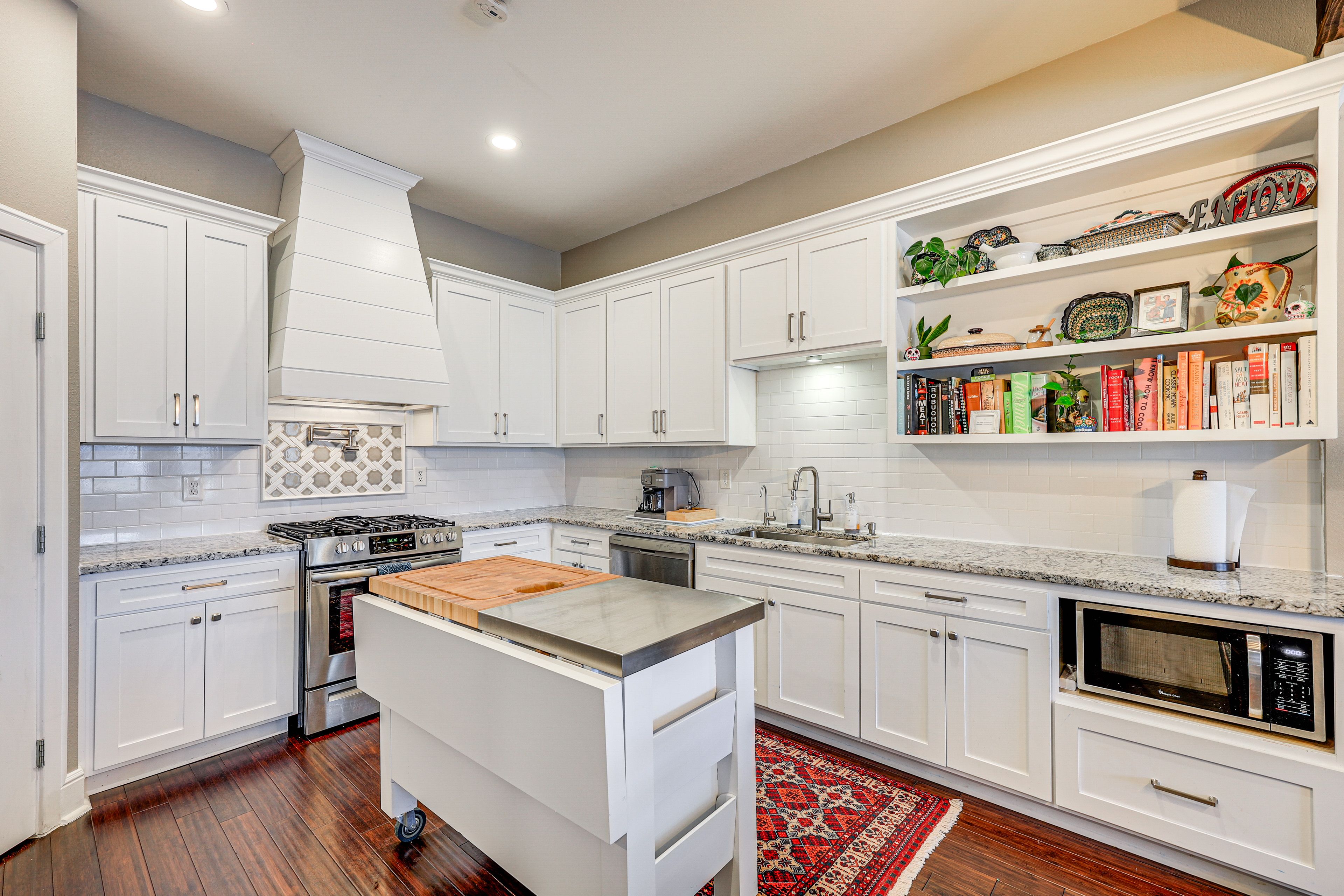 Kitchen | Combo Drip/Single-Serve Keurig Coffee Maker | Dishwasher
