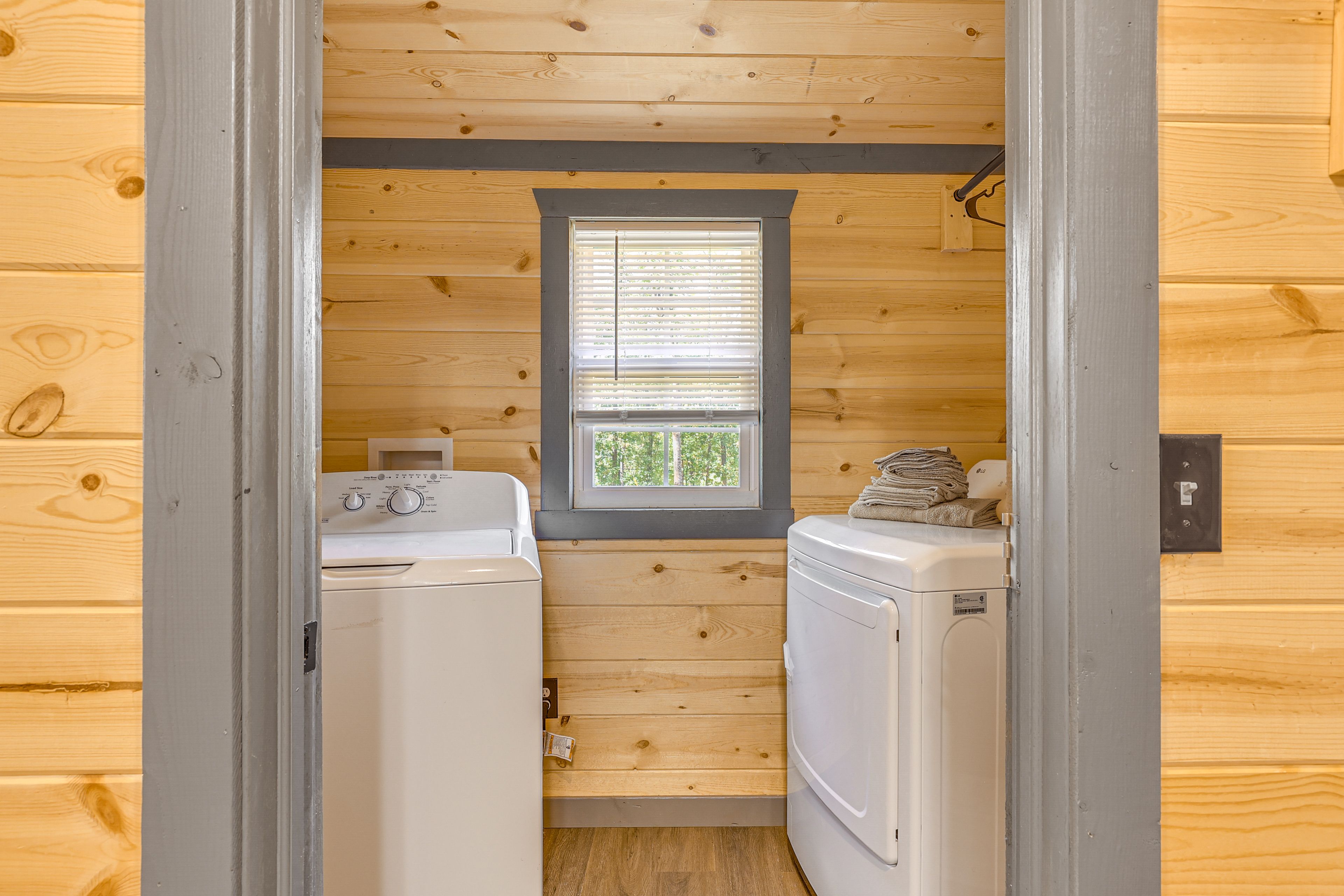 Laundry Room | Washer/Dryer