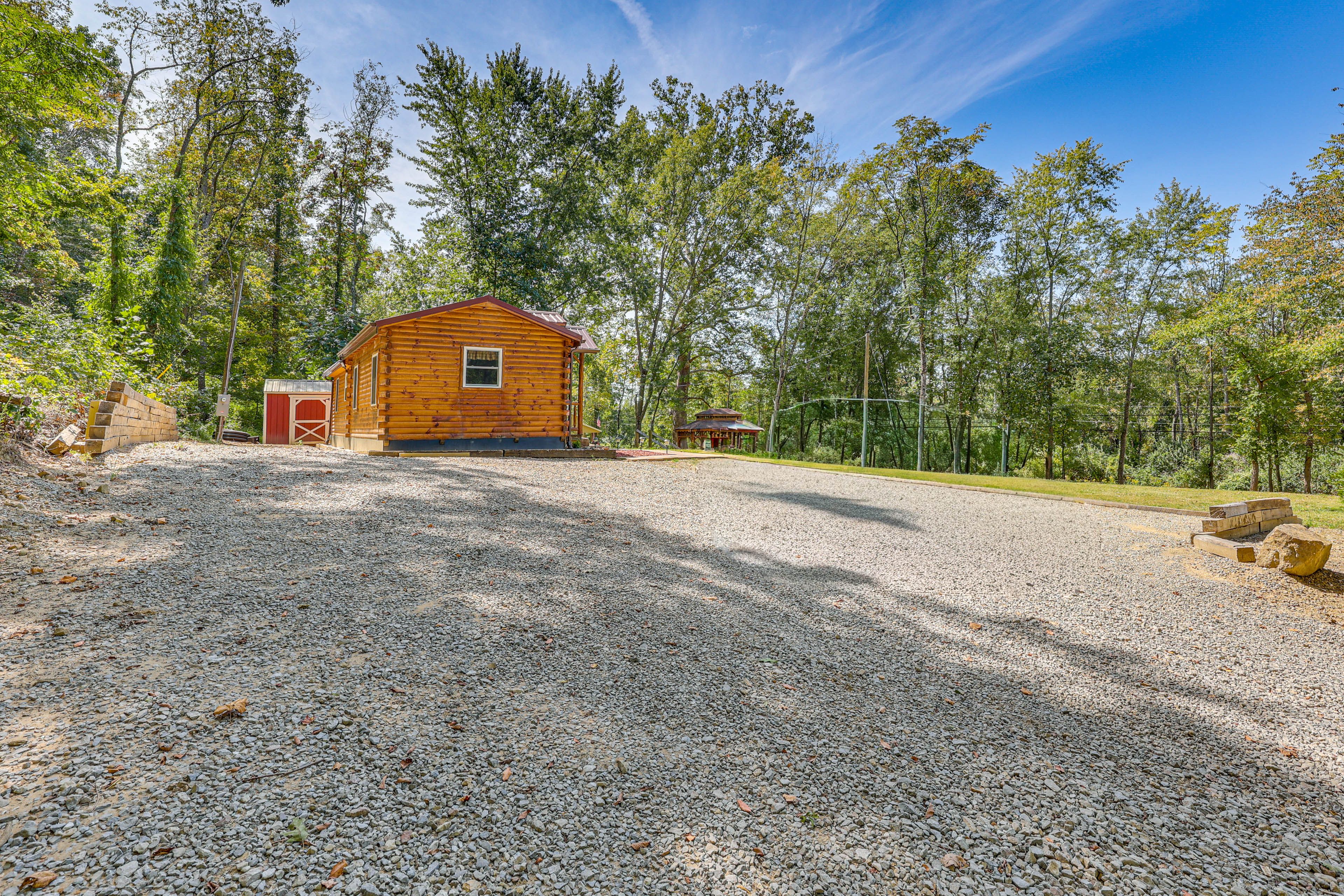 Parking | Gravel Driveway (4 Vehicles)