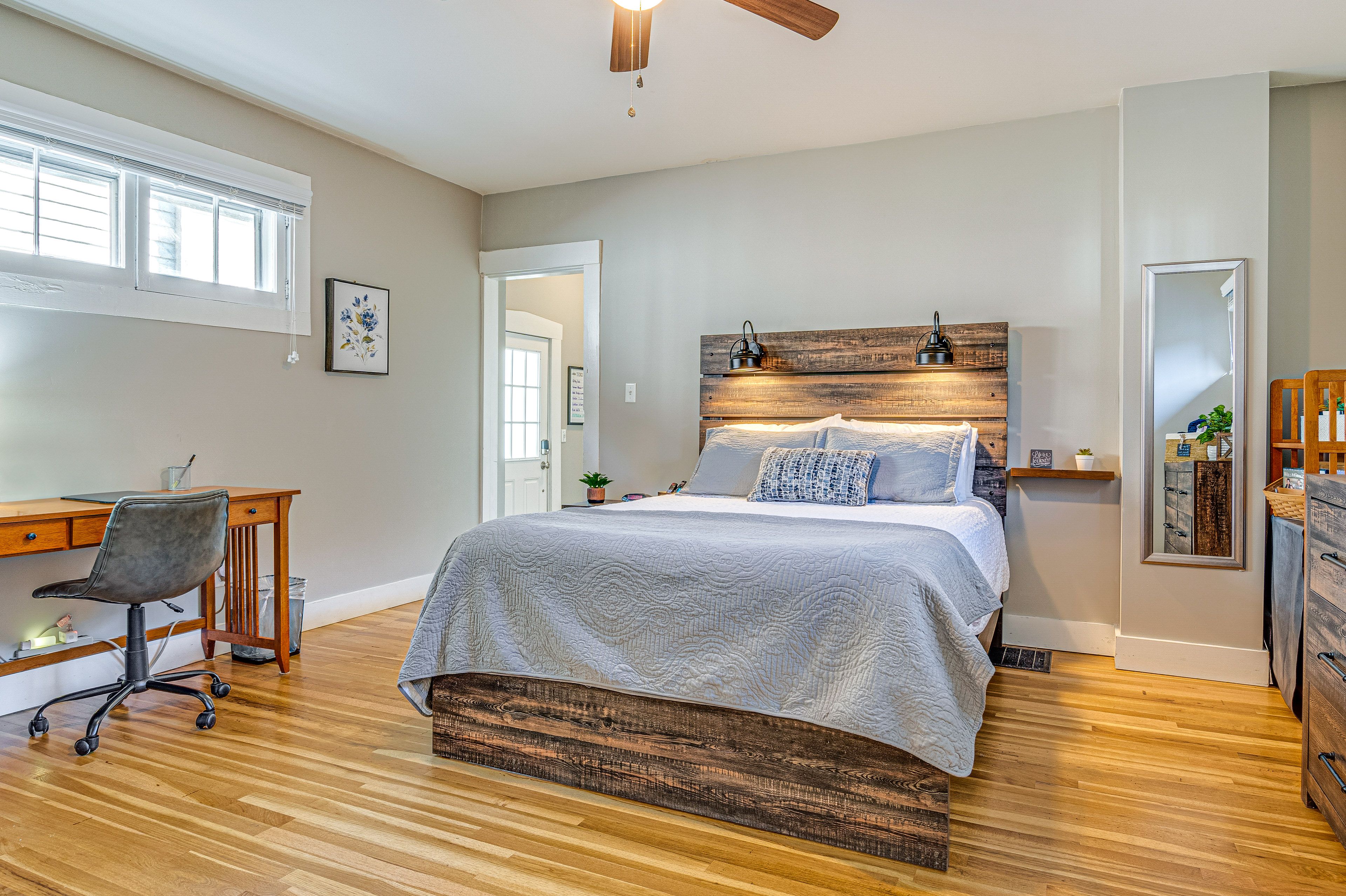 Bedroom 1 | Queen Bed | Linens Provided