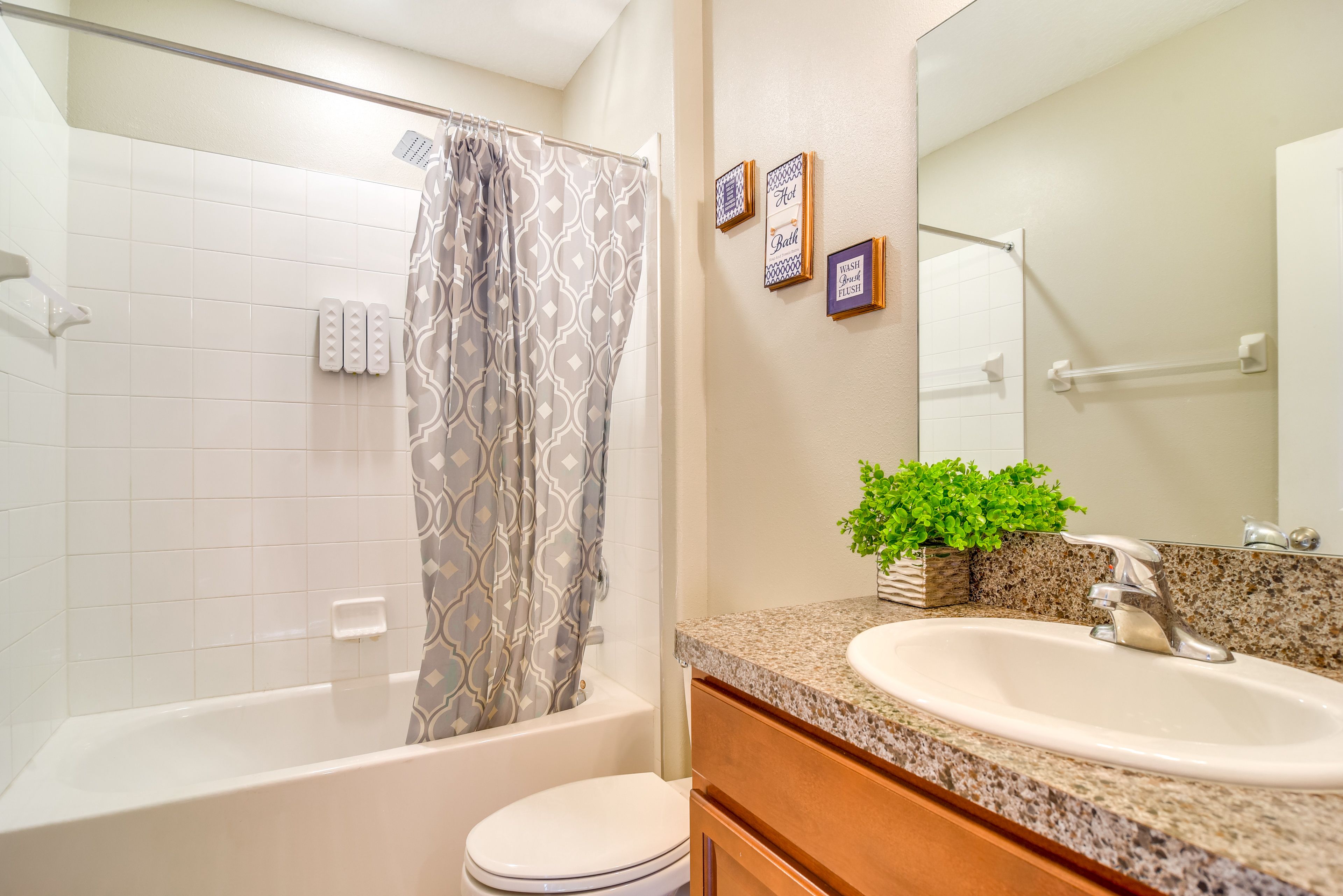Full Bathroom | 1st Floor