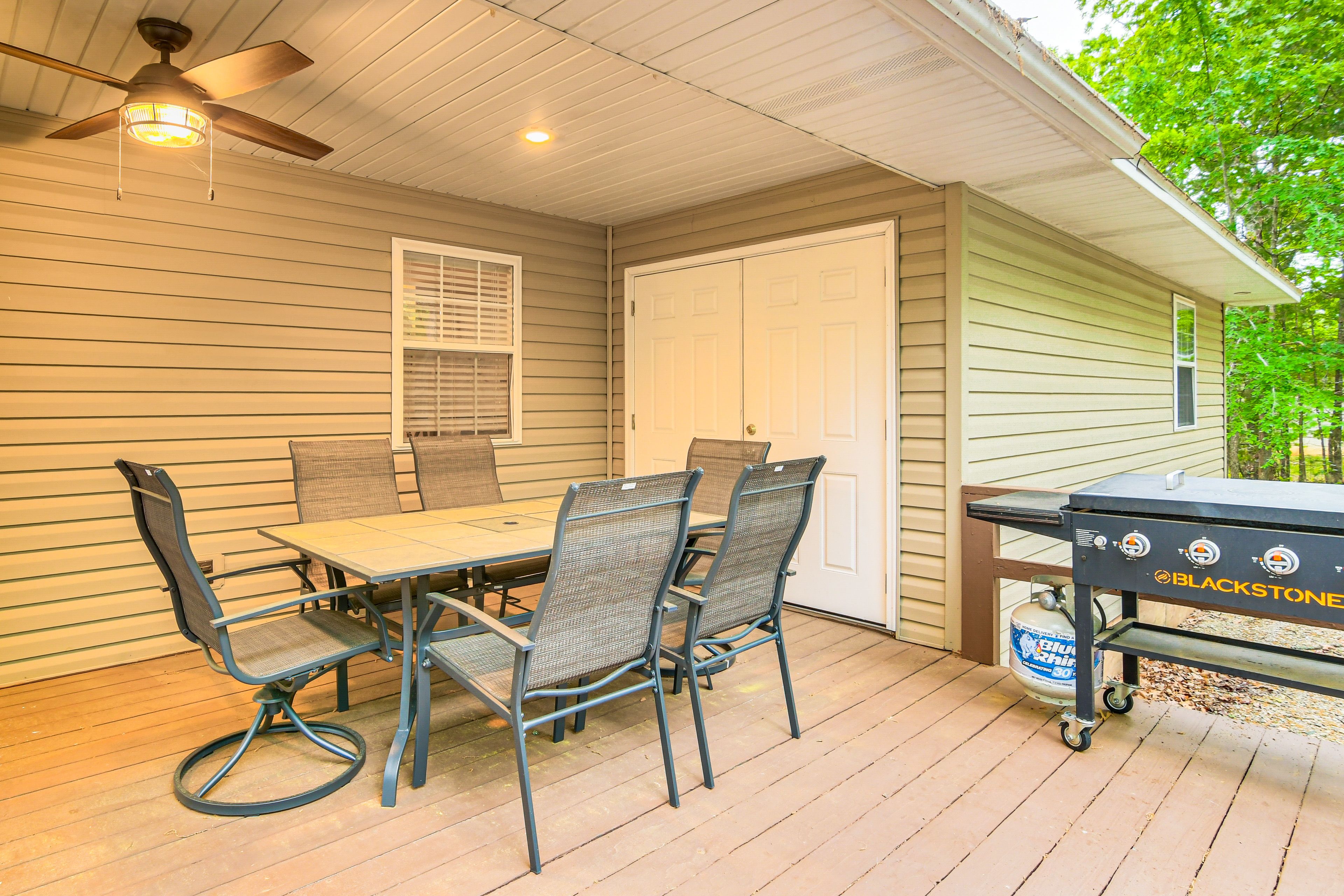 Deck | Outdoor Dining | Blackstone | Gas Grill